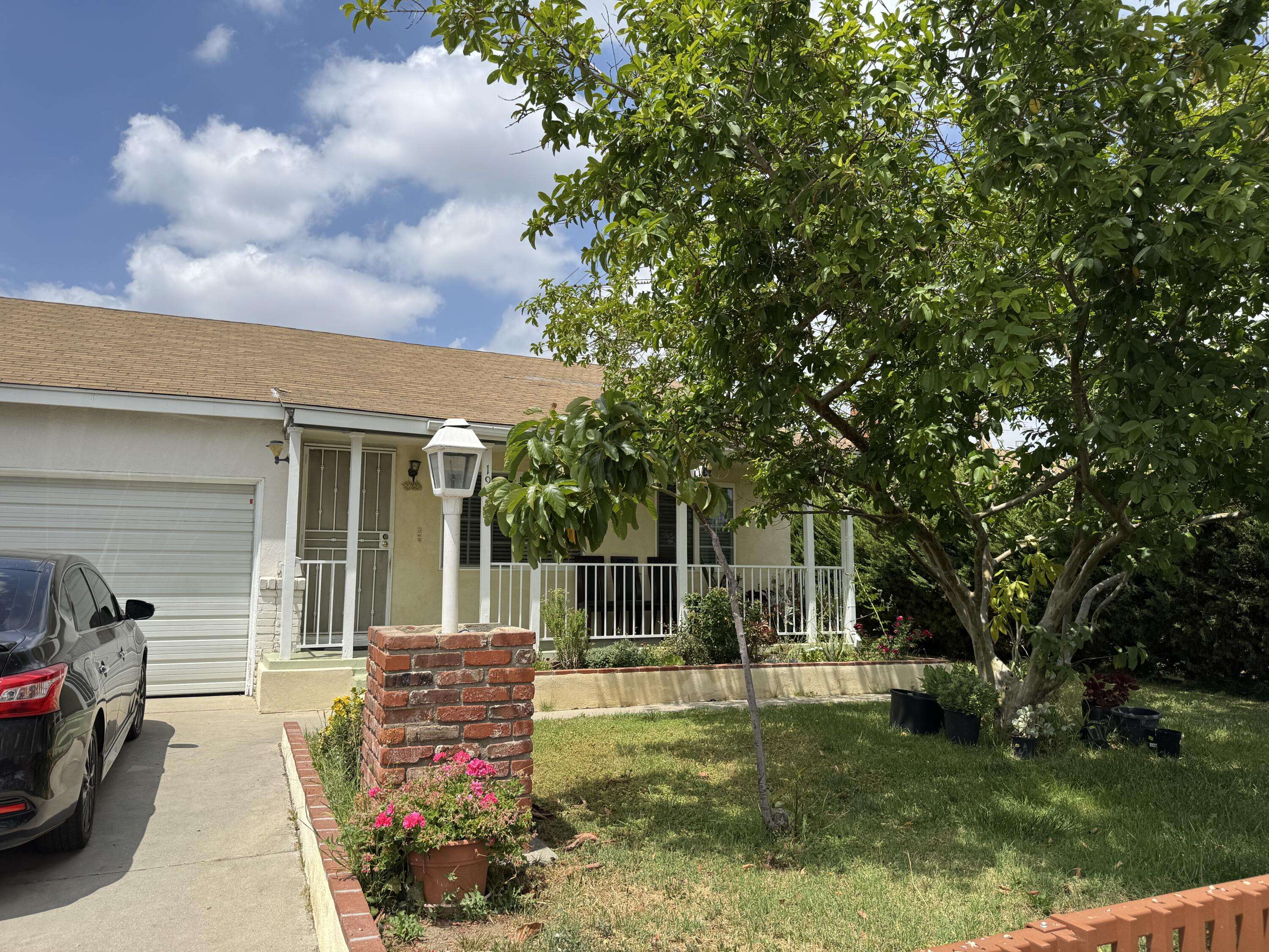 Canoga Park, CA 91306,19853 Kittridge Street