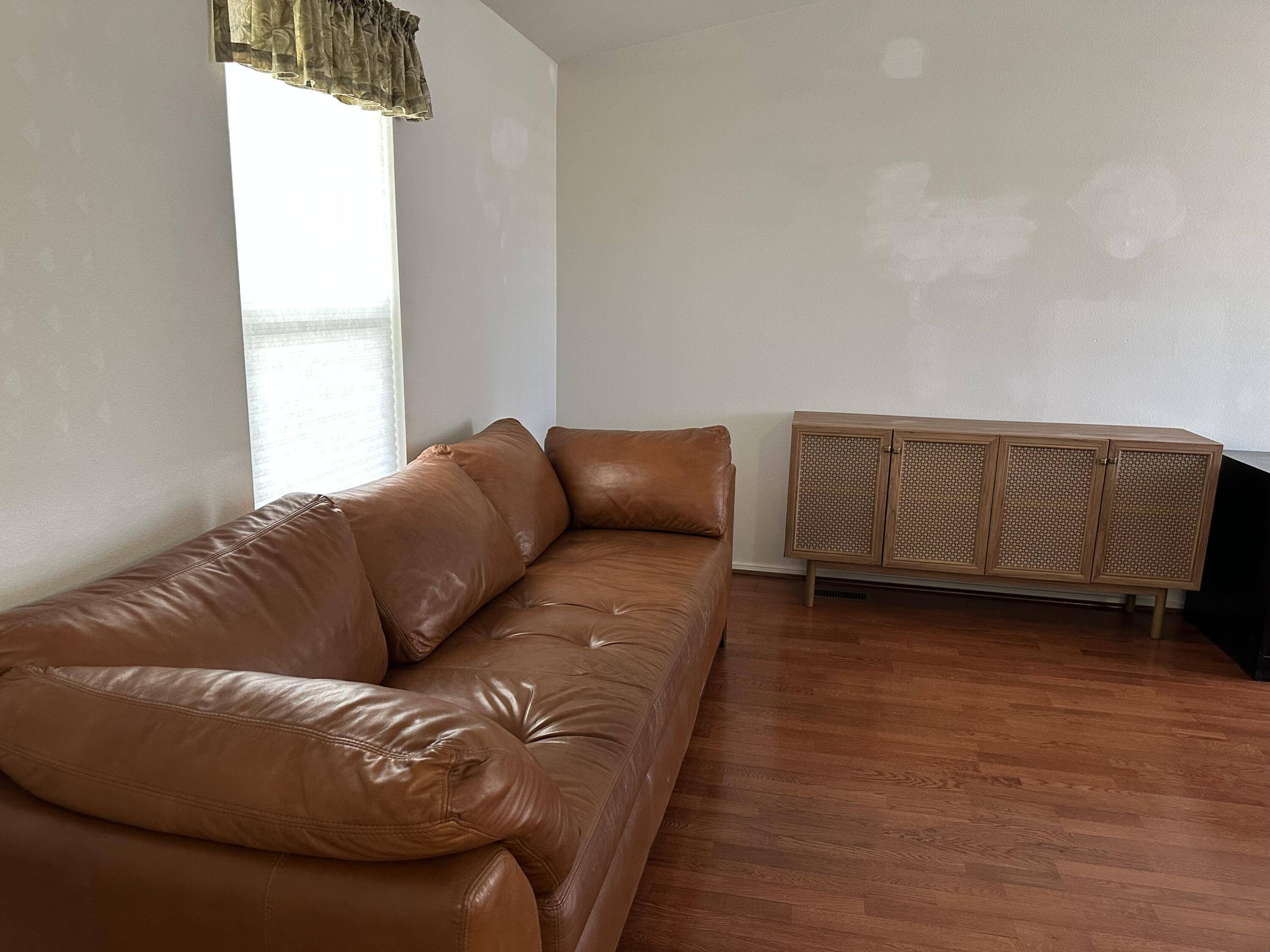 Visalia, CA 93277,820 S Chinowth #98