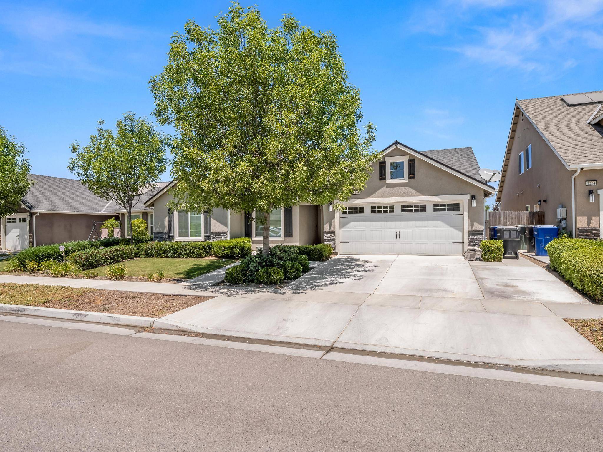 Hanford, CA 93230,2246 W Mallard Way