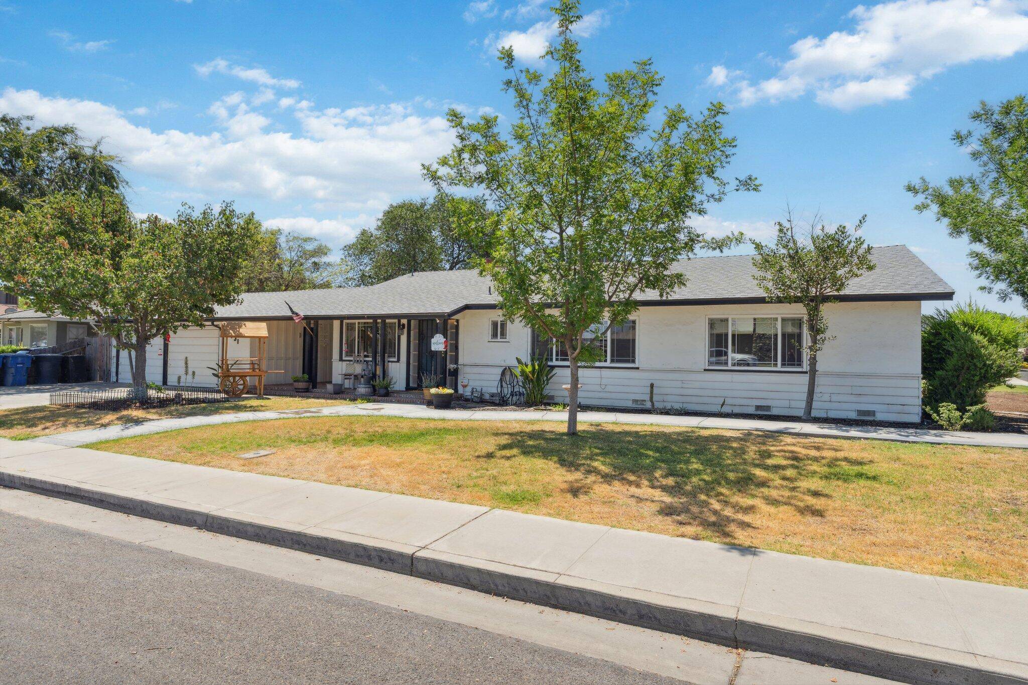Lemoore, CA 93245,731 W D Street