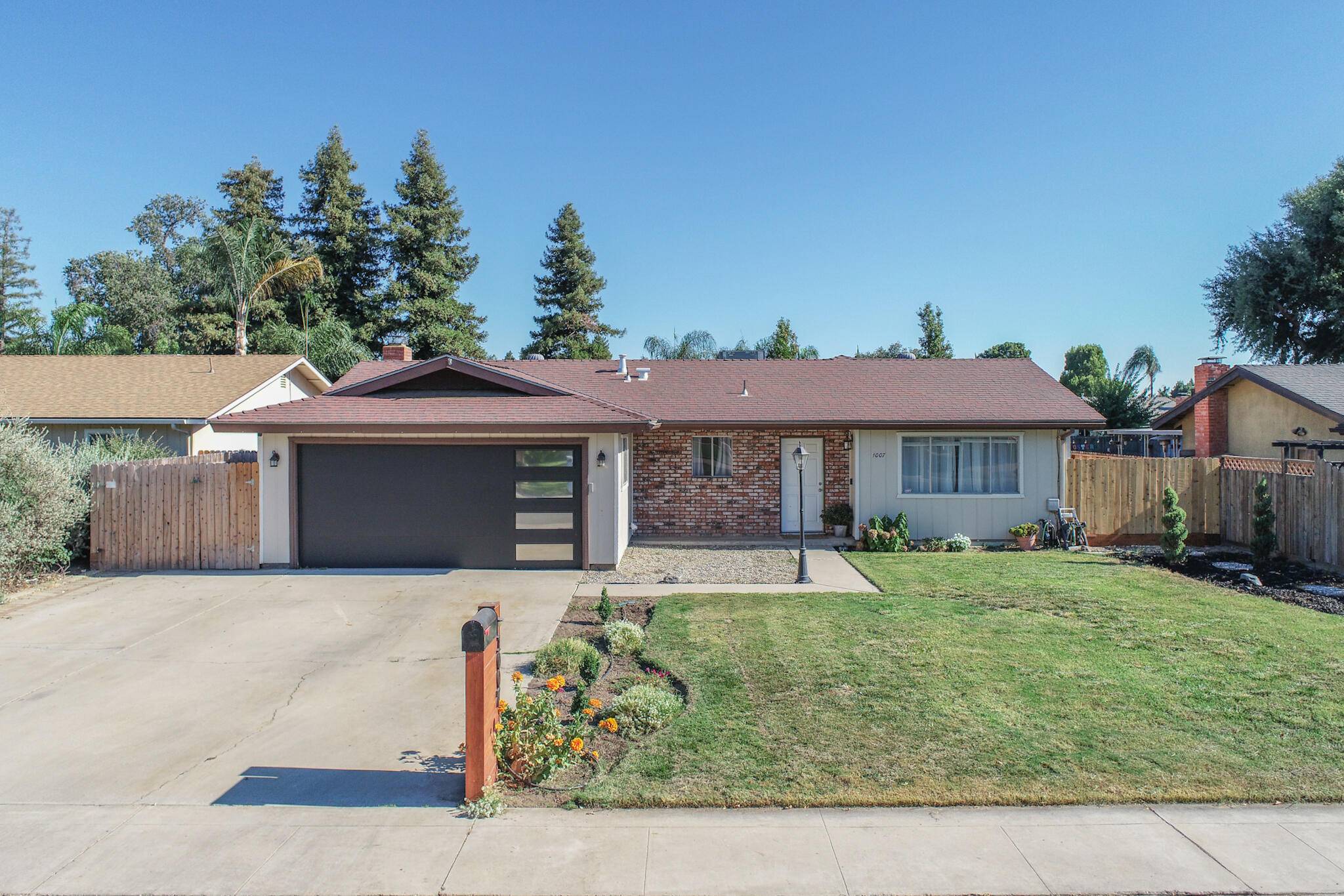 Visalia, CA 93277,1007 W Harter Avenue