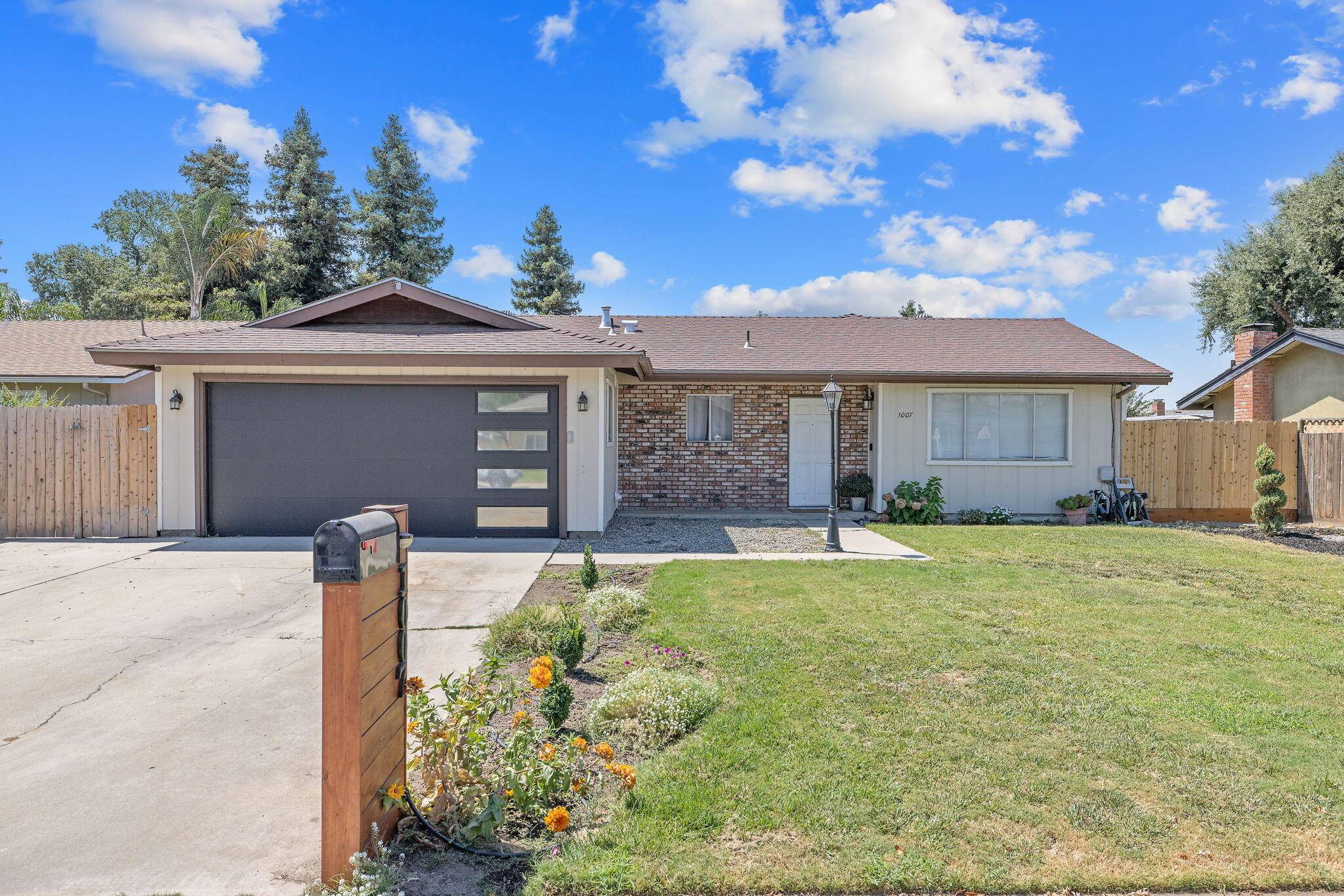 Visalia, CA 93277,1007 W Harter Avenue