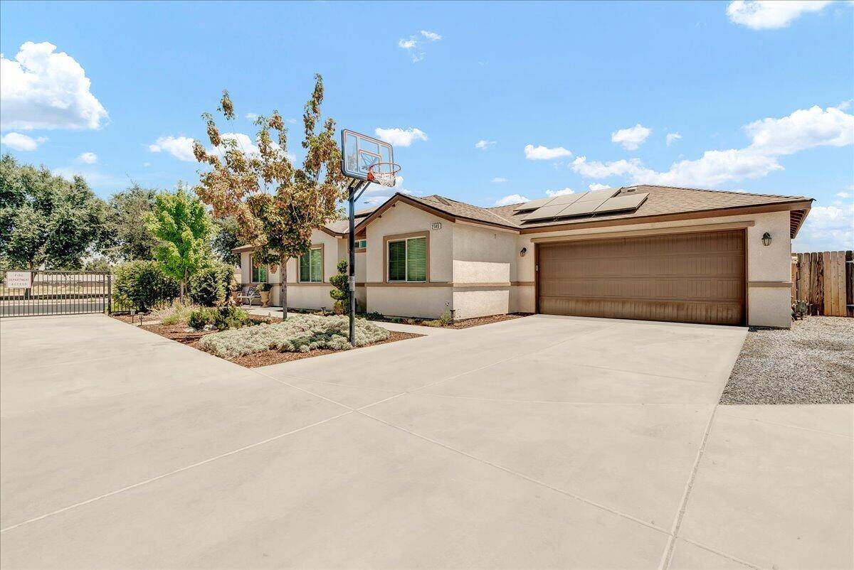 Visalia, CA 93291,2145 N Highland Street