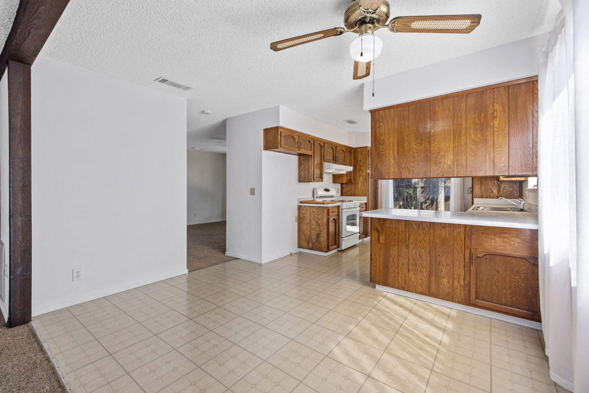 Visalia, CA 93277,1700 W La Vida Avenue
