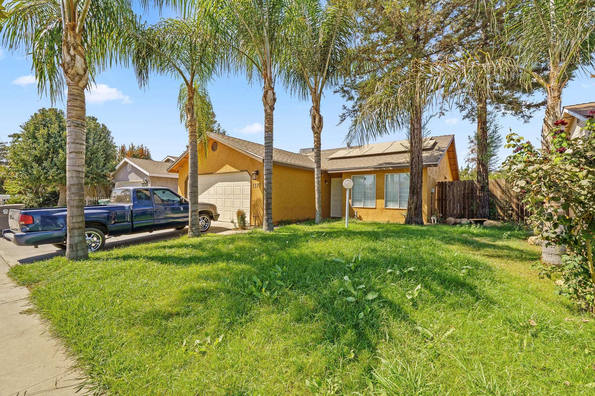 Tulare, CA 93274,1371 Pepperwood Street