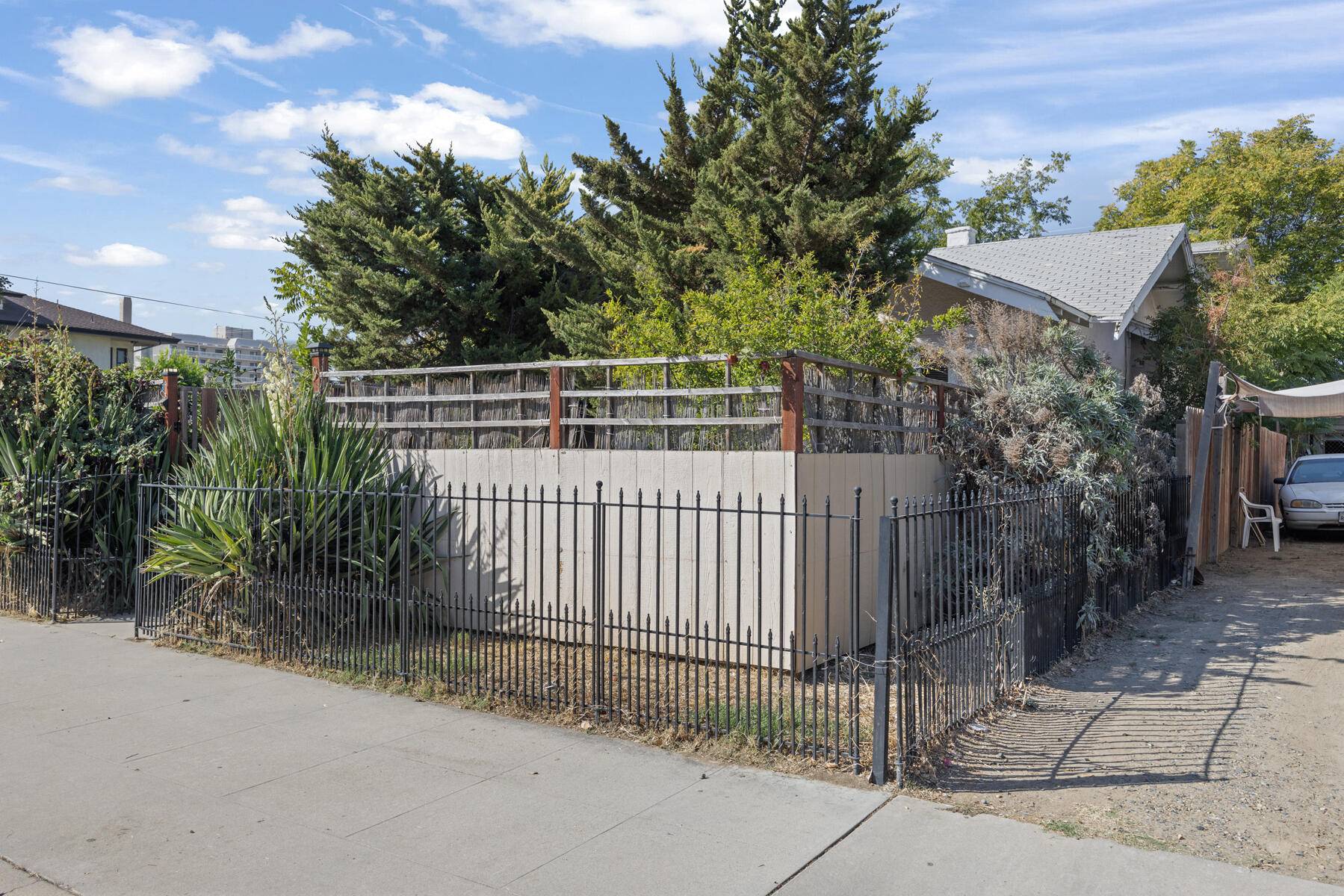 Visalia, CA 93291,601 N Church Street