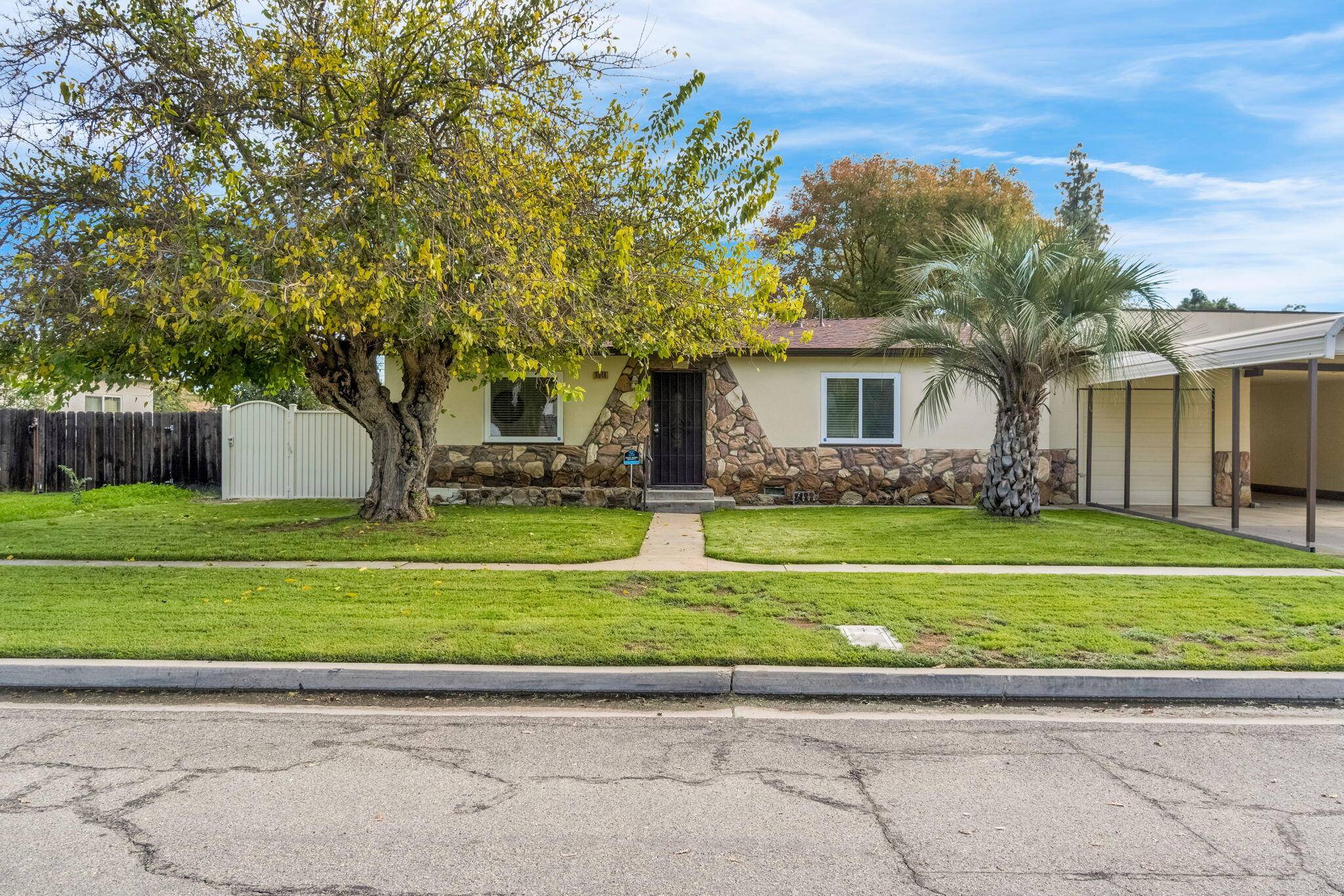 Fresno, CA 93704,6048 N Del Mar Avenue