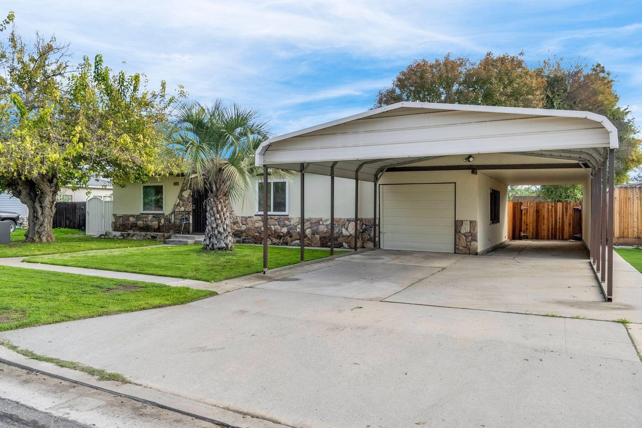 Fresno, CA 93704,6048 N Del Mar Avenue