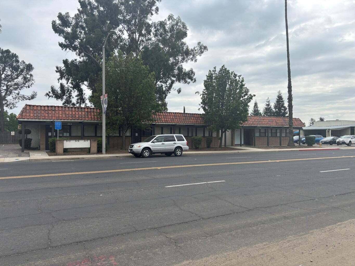 Porterville, CA 93257,313-317 W Henderson Avenue