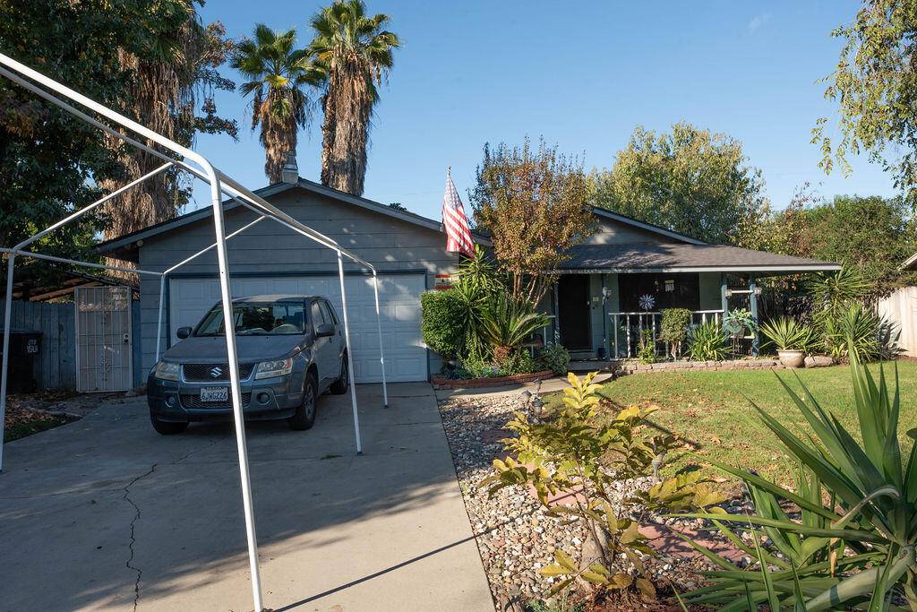 Visalia, CA 93291,1534 W Canary Drive