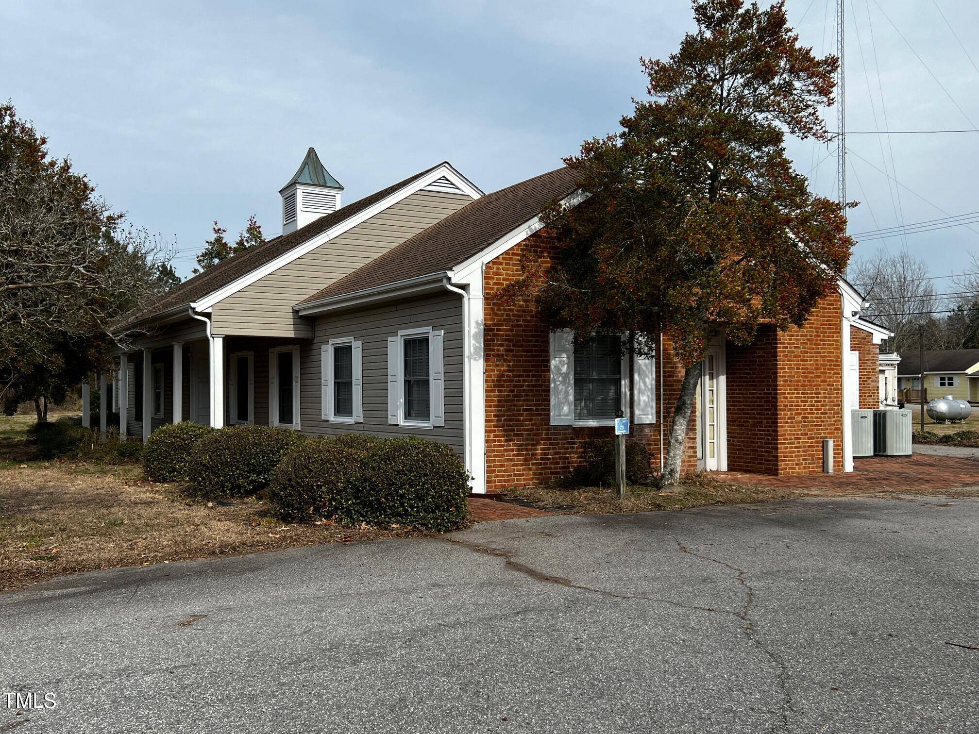 Creswell, NC 27928,305 N 7th Street