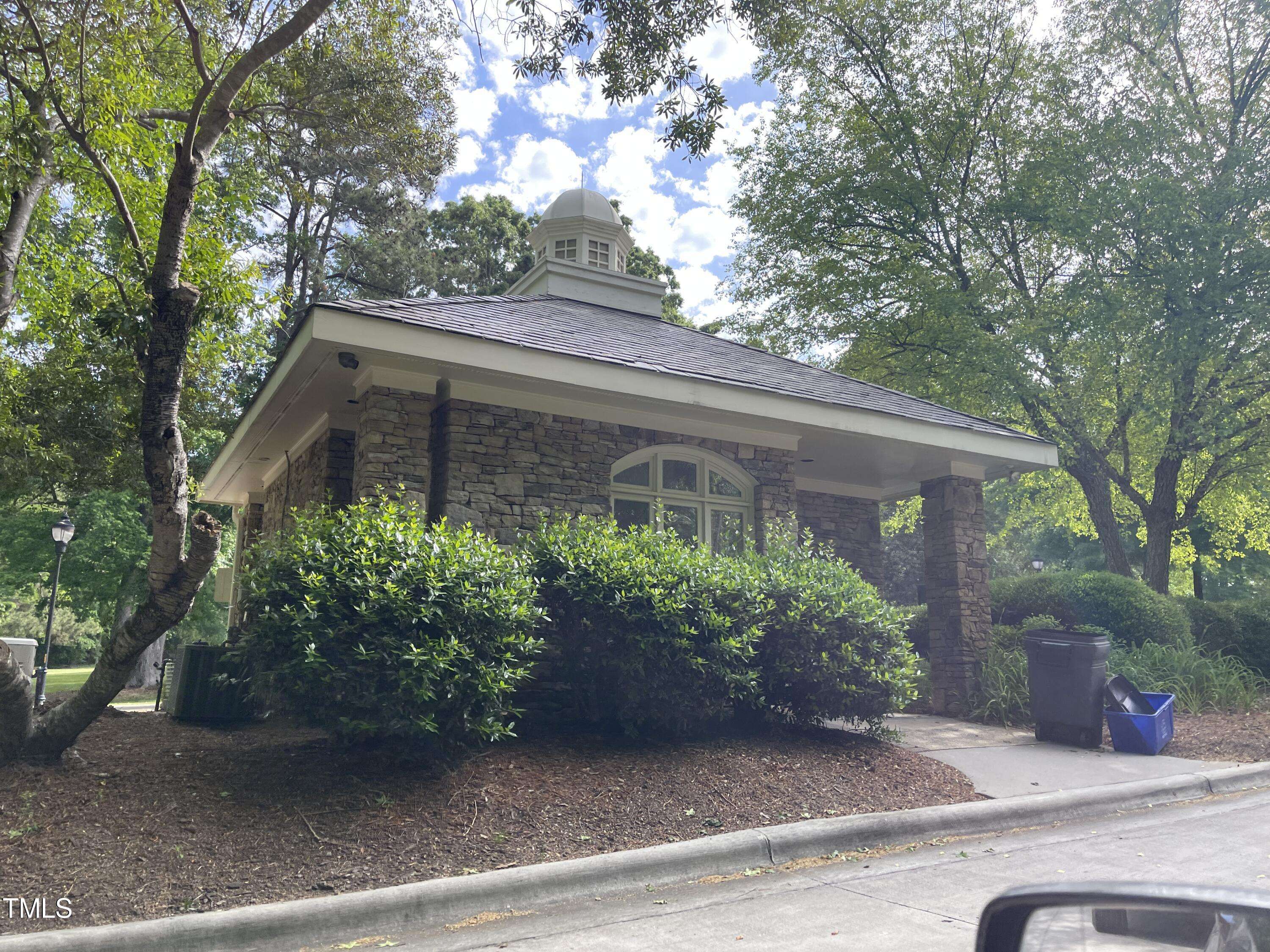 Chapel Hill, NC 27517,70007 Morehead