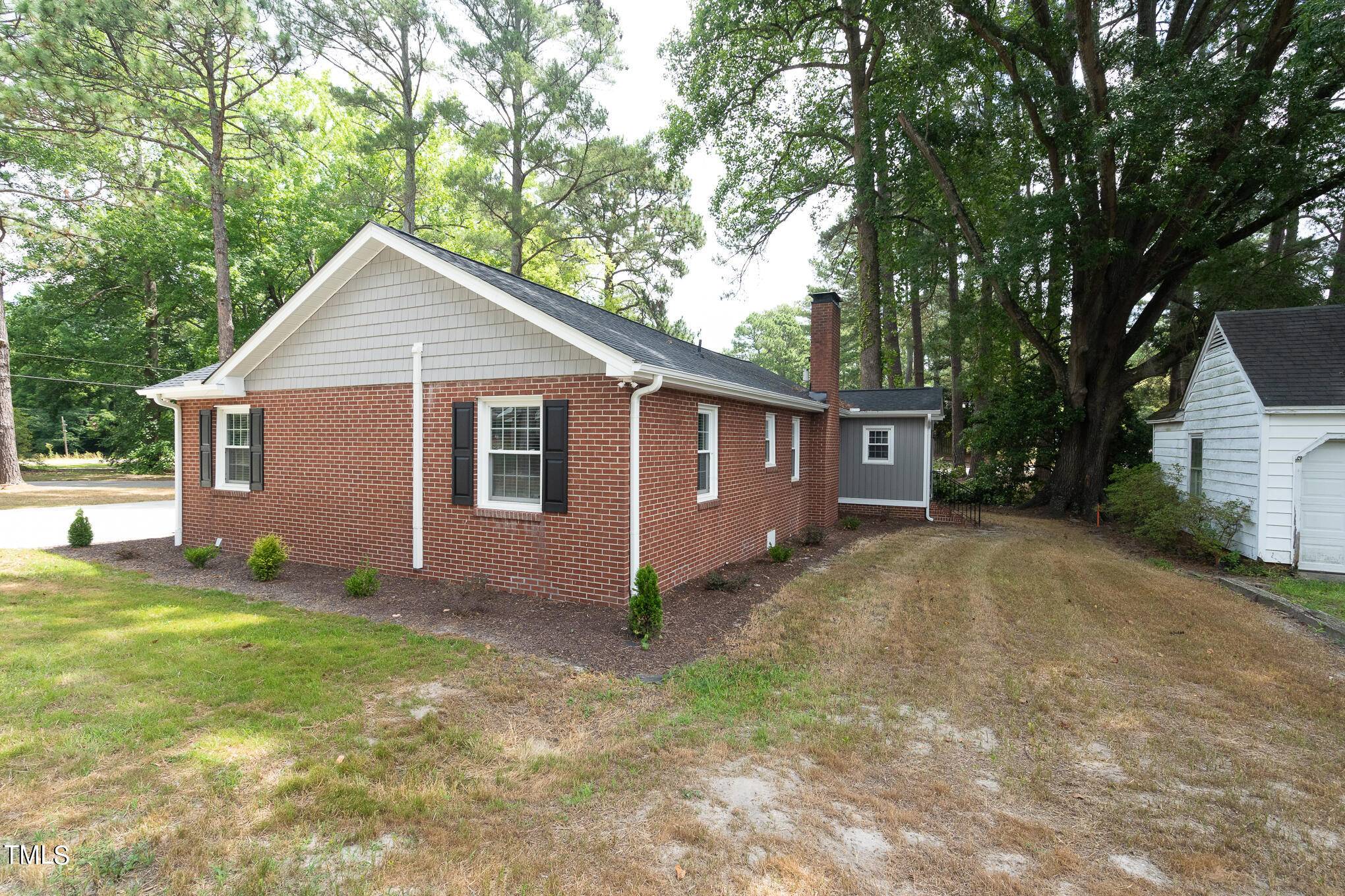 Enfield, NC 27823,419 W Burnette Avenue