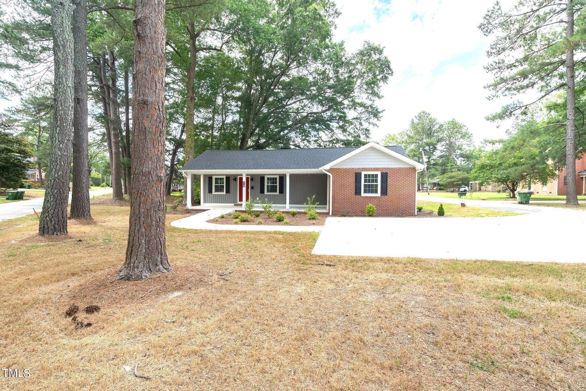 Enfield, NC 27823,419 W Burnette Avenue