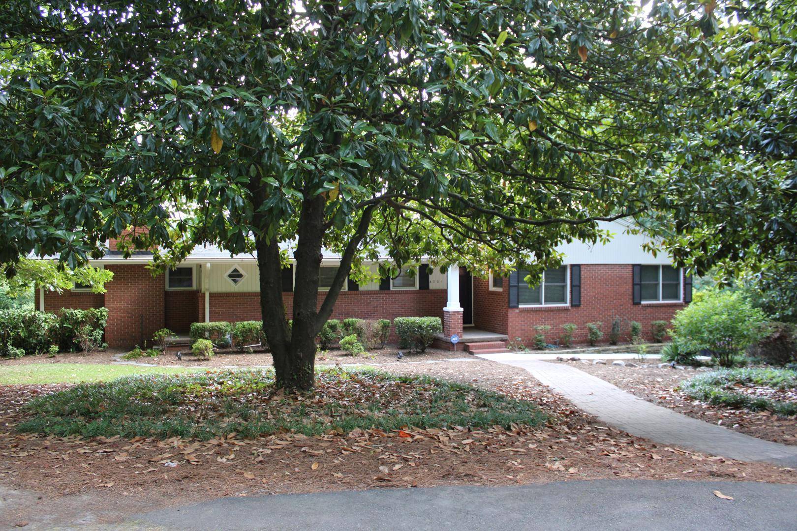 Raleigh, NC 27612,4701 Saint Thomas Place