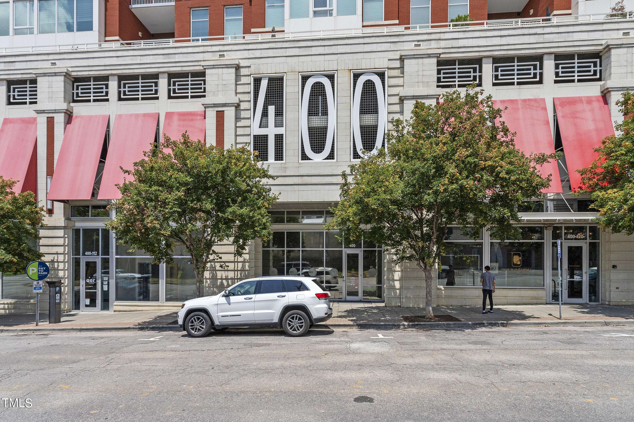 Raleigh, NC 27603,400 W North St #516