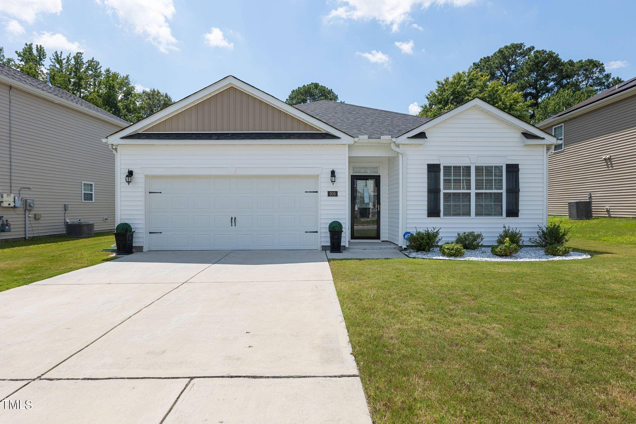 Zebulon, NC 27597,909 Sea Holly Drive