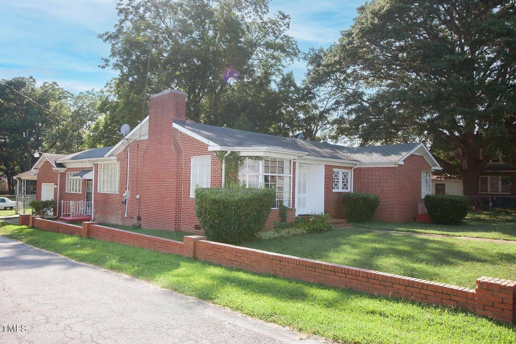 Henderson, NC 27536,203 W Rockspring Street