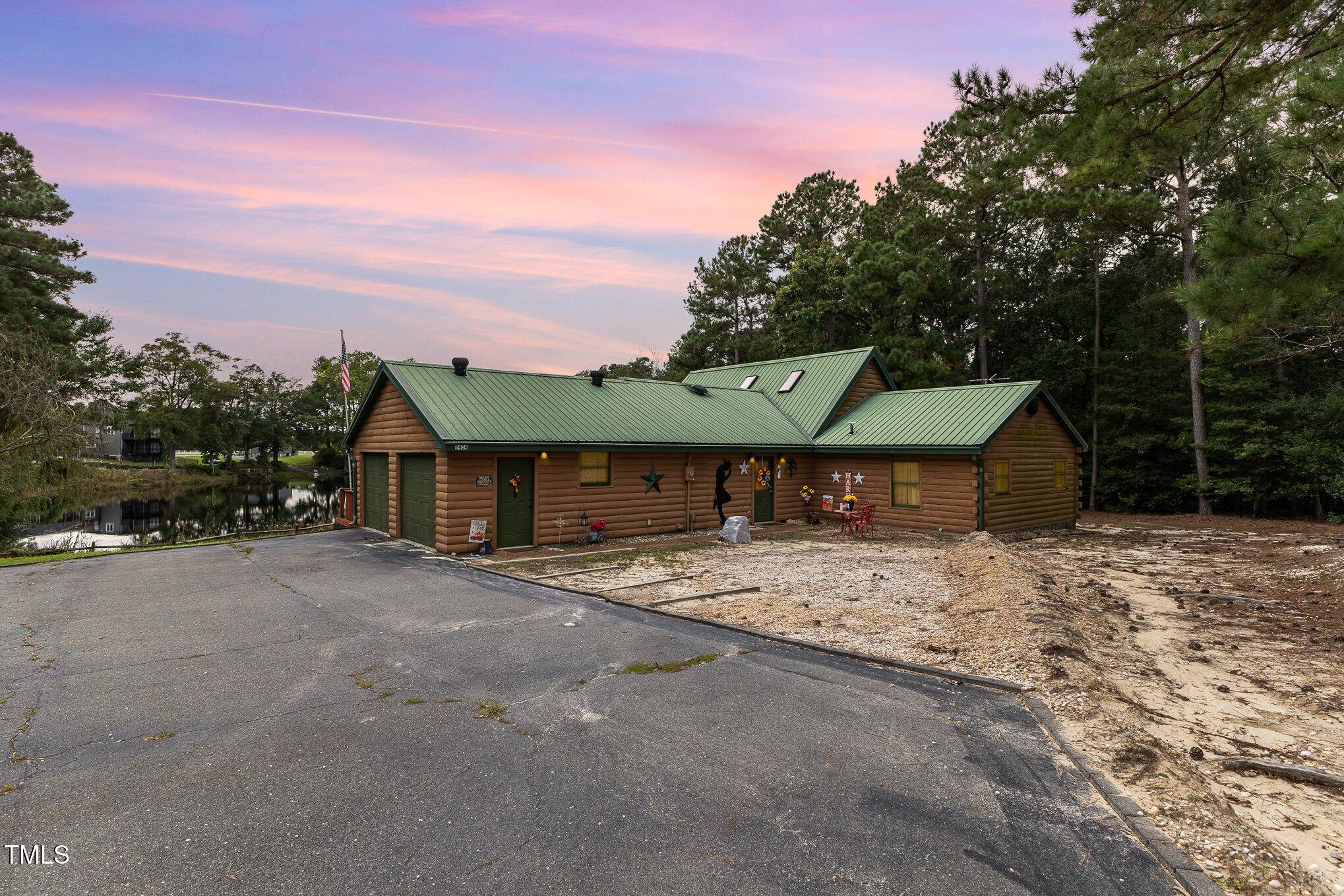 Four Oaks, NC 27524,2404 Shaws Pond Road