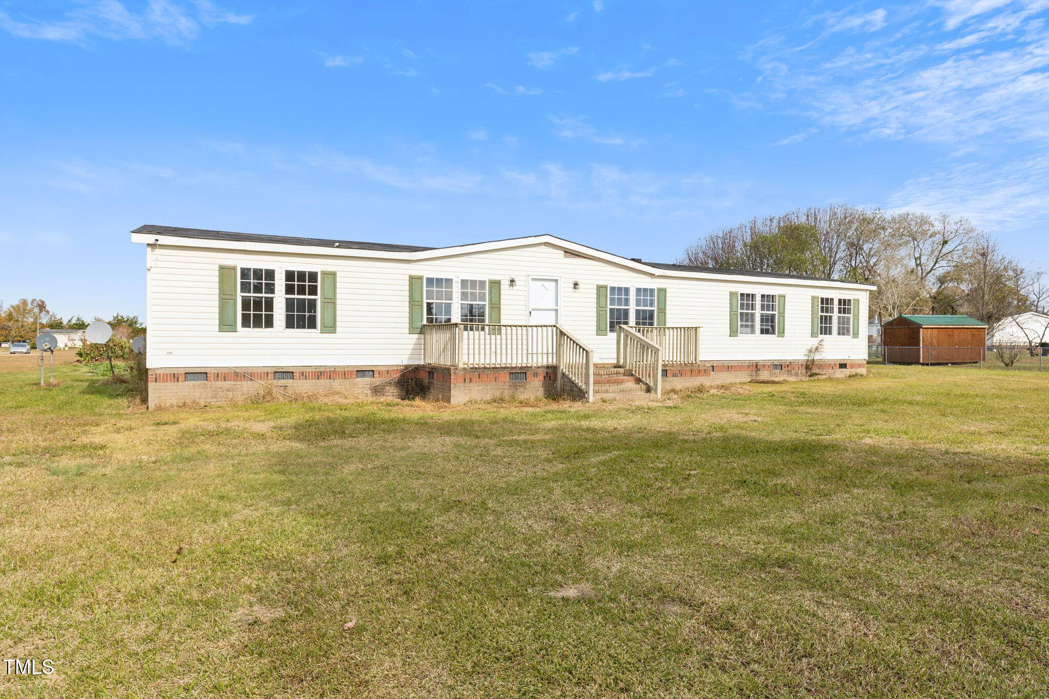 Kinston, NC 28501,126 Country View Lane