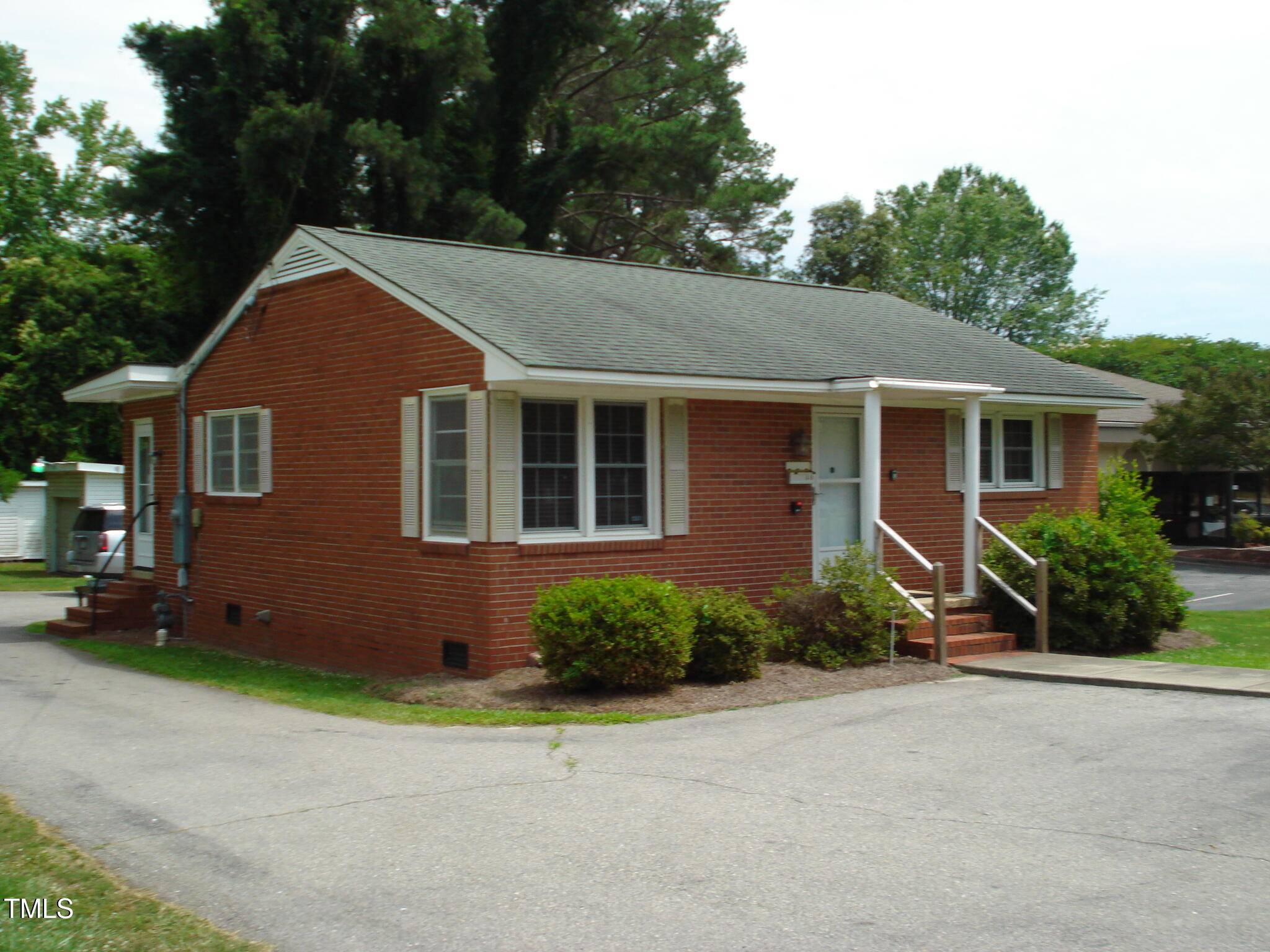 Dunn, NC 28334,608 N Ellis Avenue