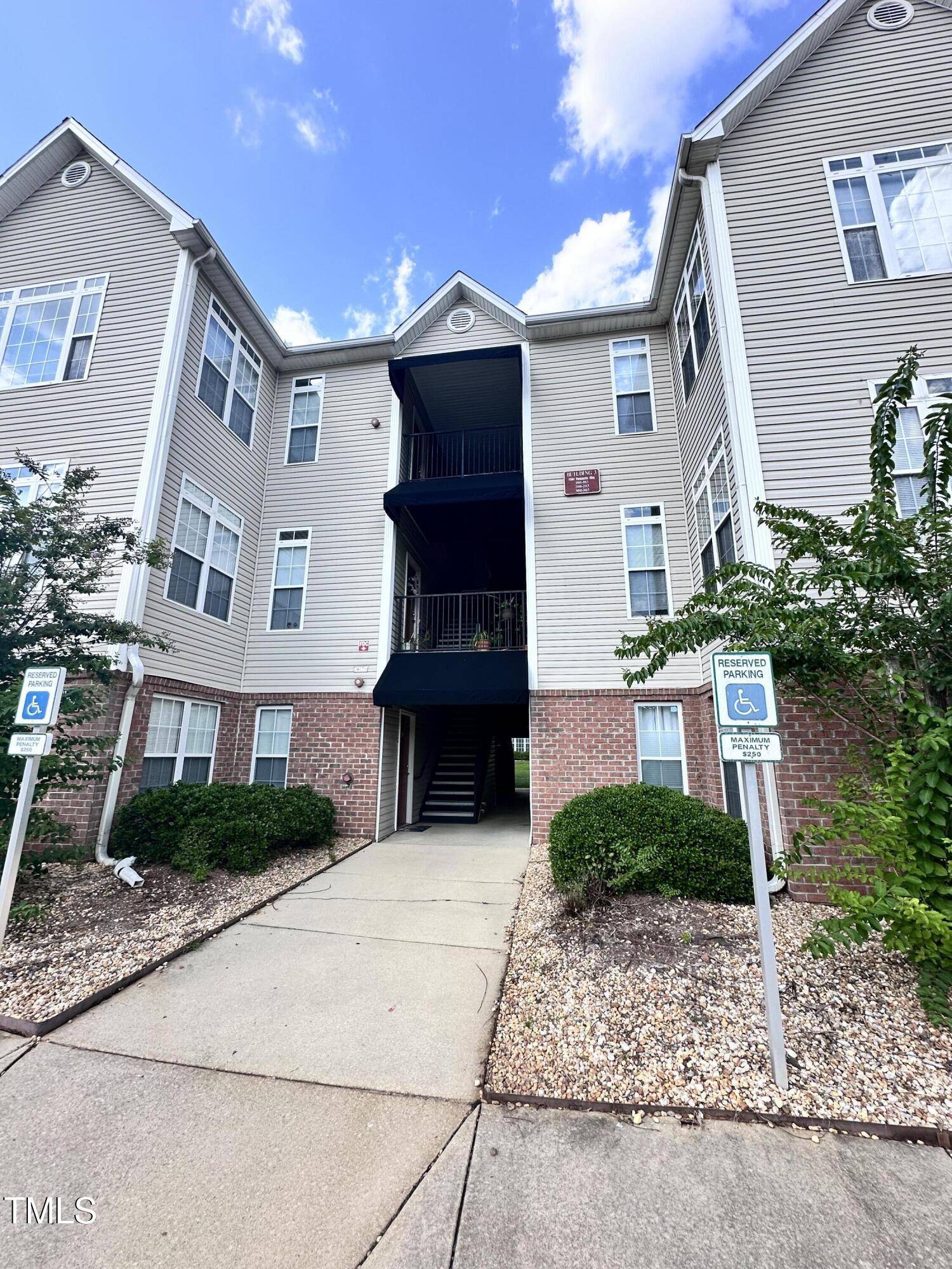 Raleigh, NC 27617,2501 Vancastle Way #302