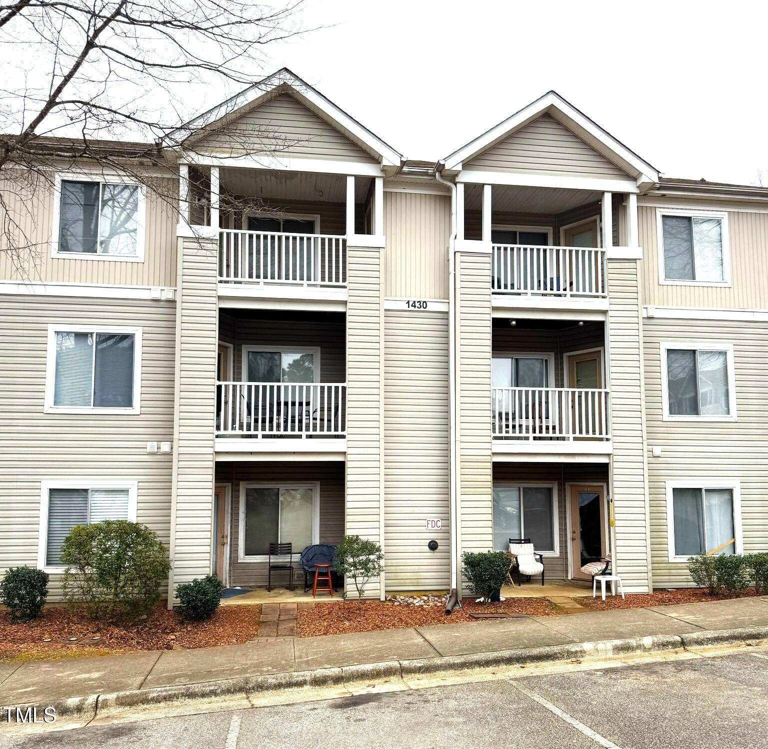 Raleigh, NC 27606,1430 Collegiate Circle #102