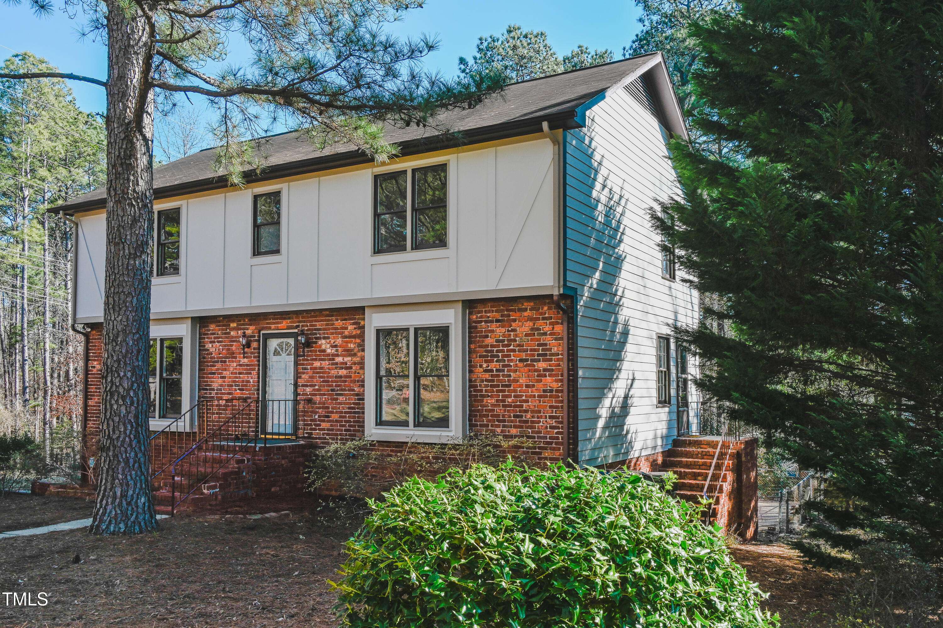 Raleigh, NC 27609,5520 Sweetbriar Drive