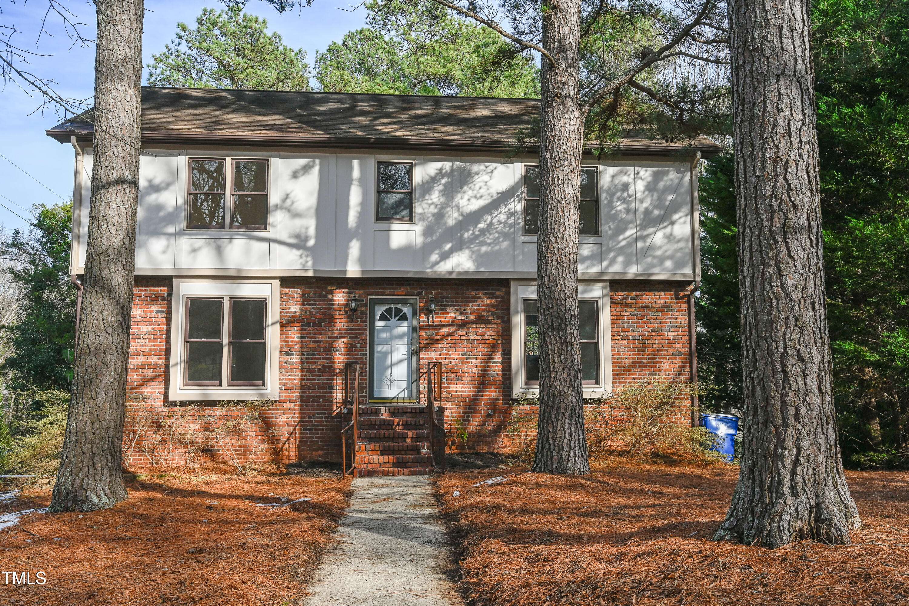 Raleigh, NC 27609,5520 Sweetbriar Drive