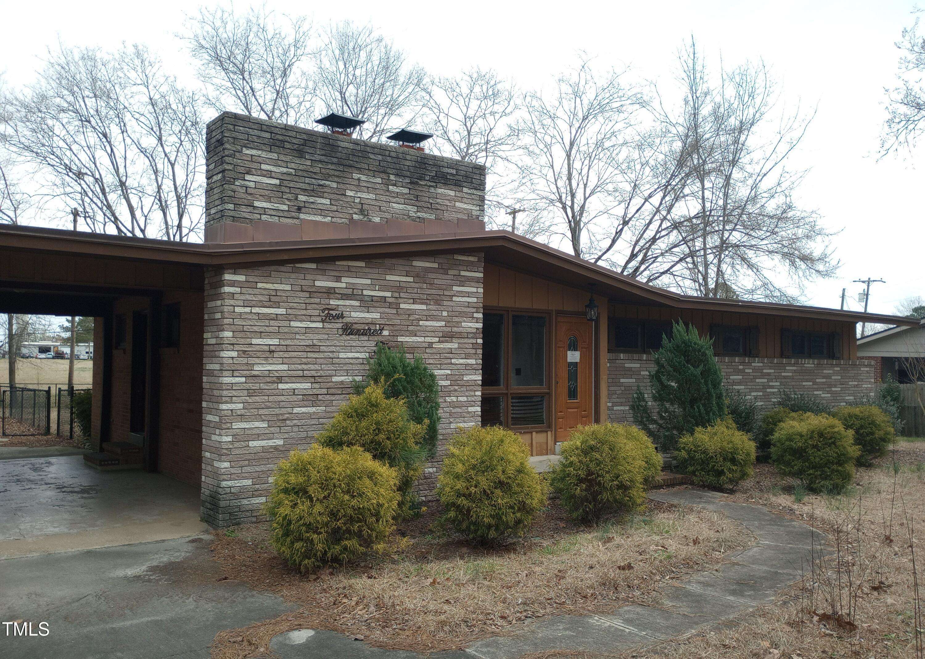 Dunn, NC 28334,410 W Barrington Street