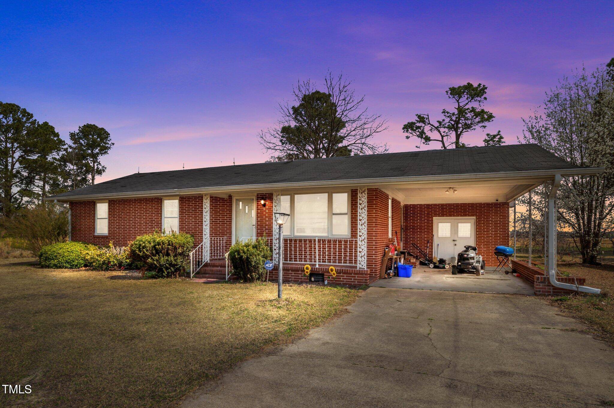 Stantonsburg, NC 27883,107 Moyton Avenue
