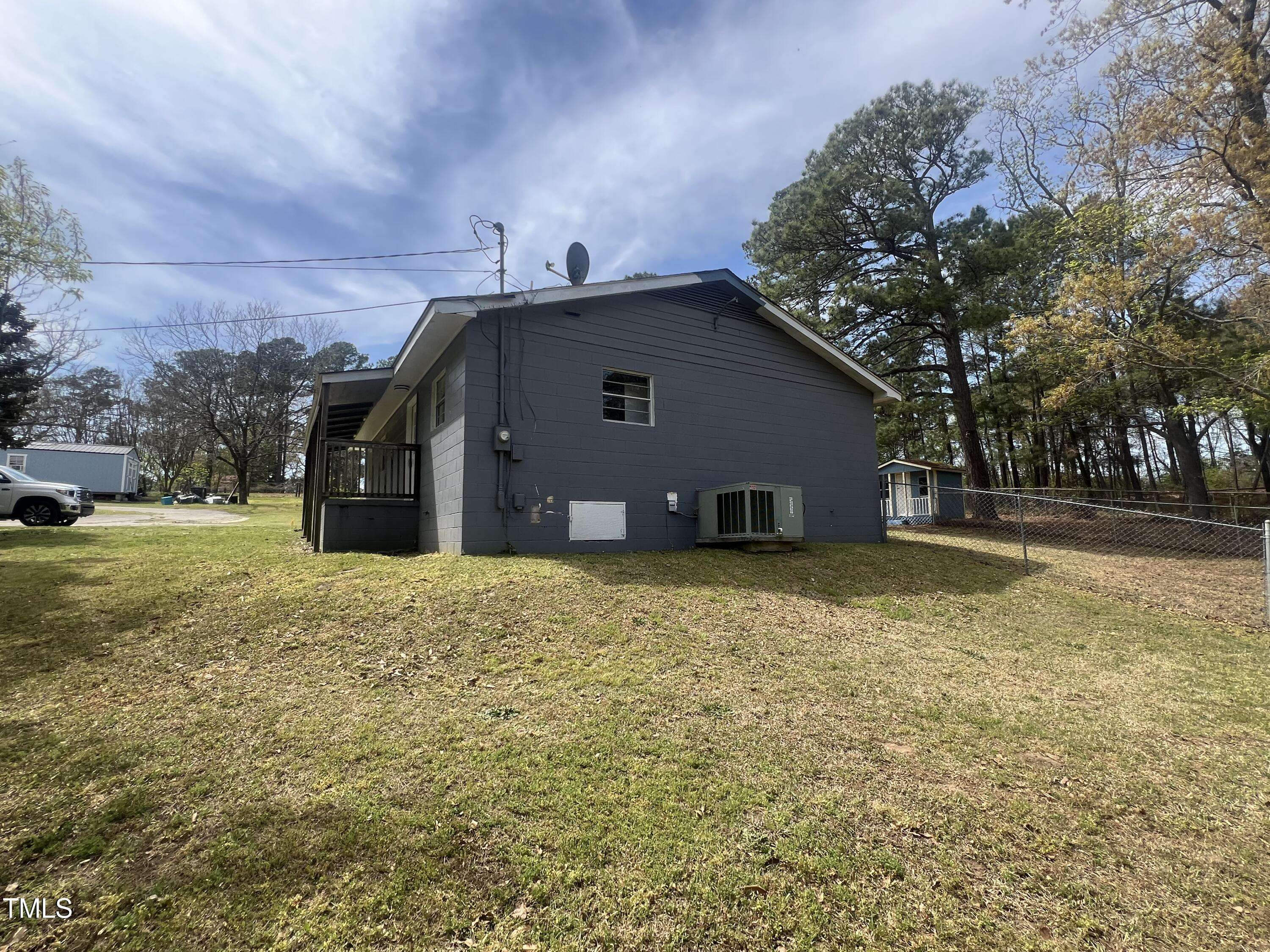 Four Oaks, NC 27524,5486 B Us Hwy 301