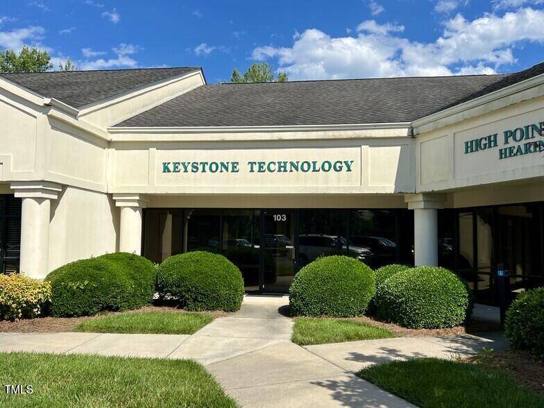 High Point, NC 27262,1008 Hutton Lane #103