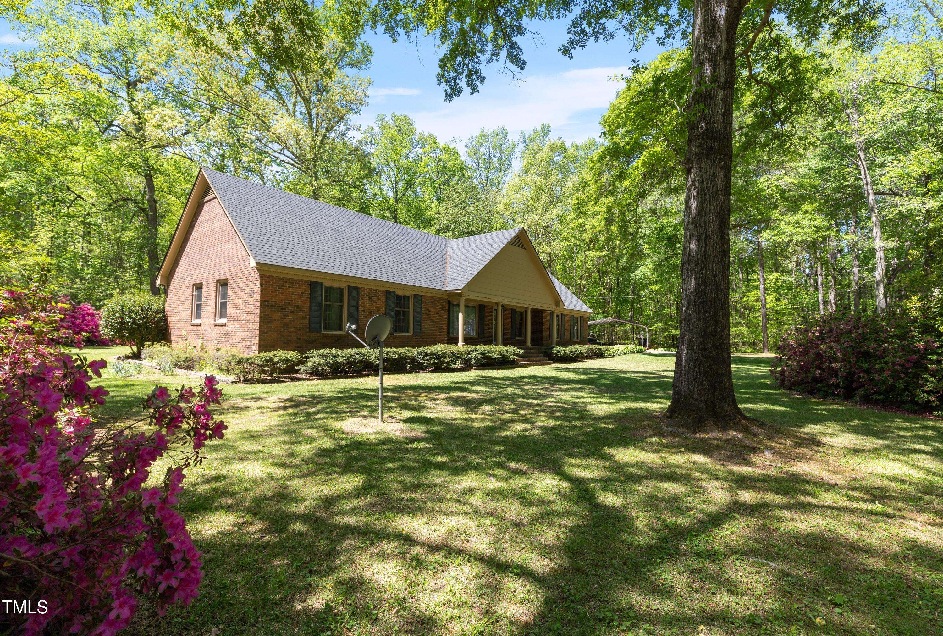 Erwin, NC 28339,4298 Old Stage Road