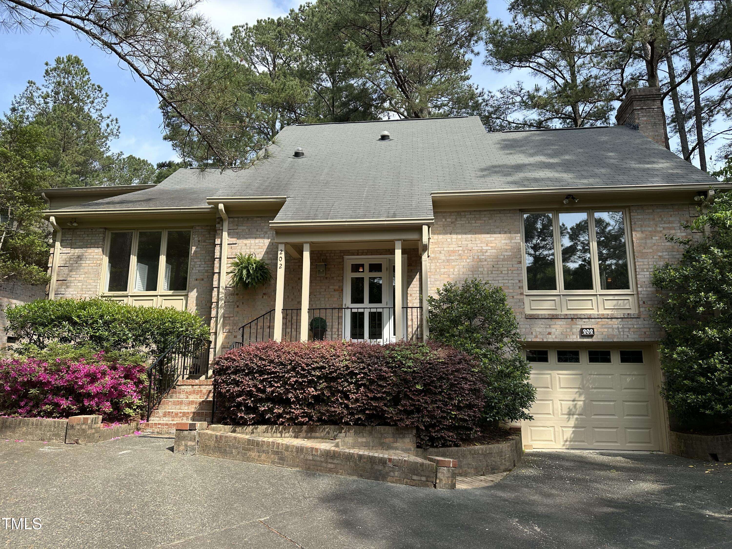 Durham, NC 27707,202 Selkirk Place