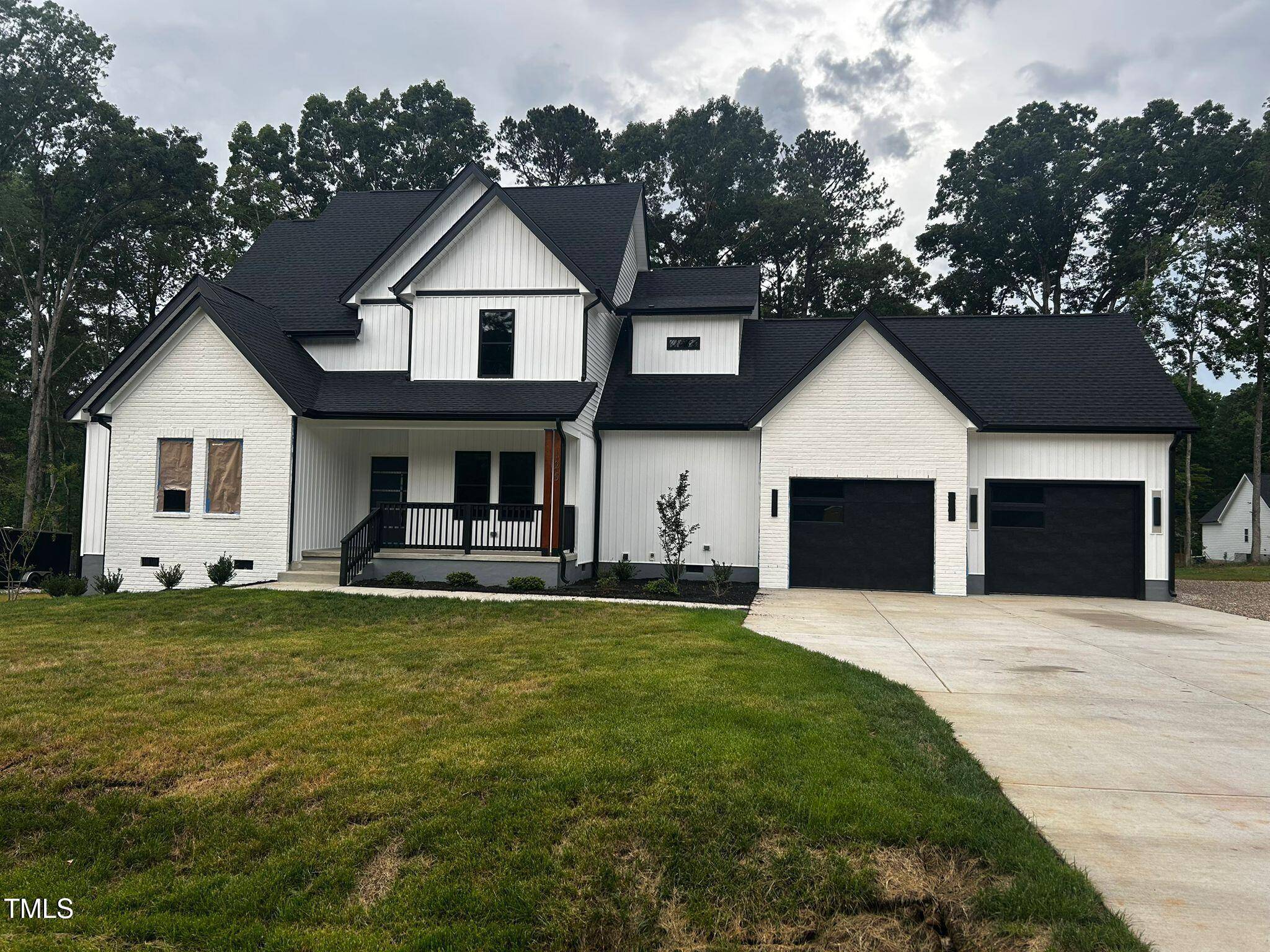 Louisburg, NC 27549,123-125 Ottawa Dr.