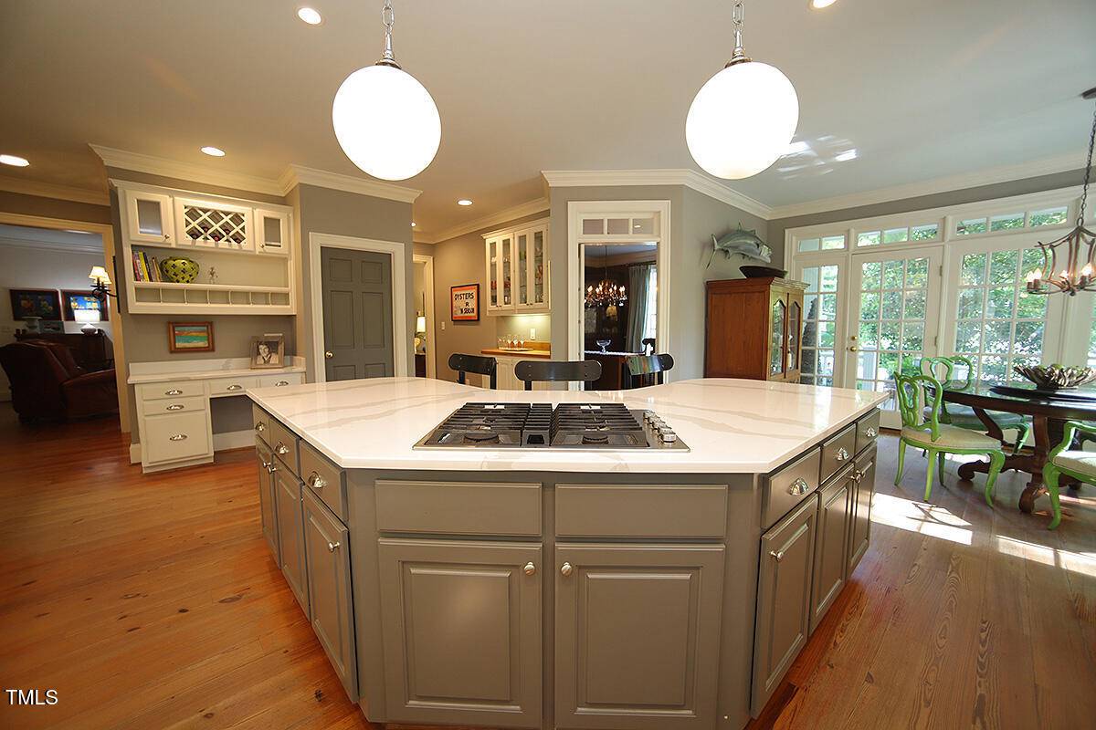 Raleigh, NC 27609,423 Oakland Drive