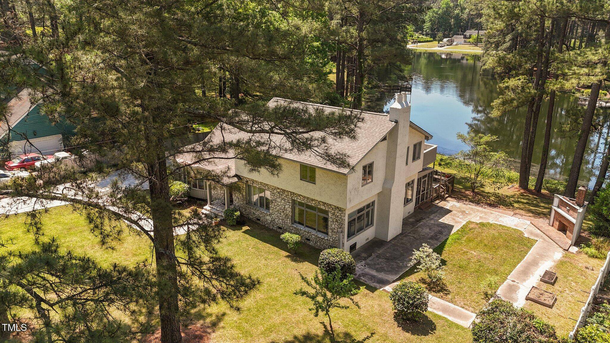 Smithfield, NC 27577,409 W Holding Street