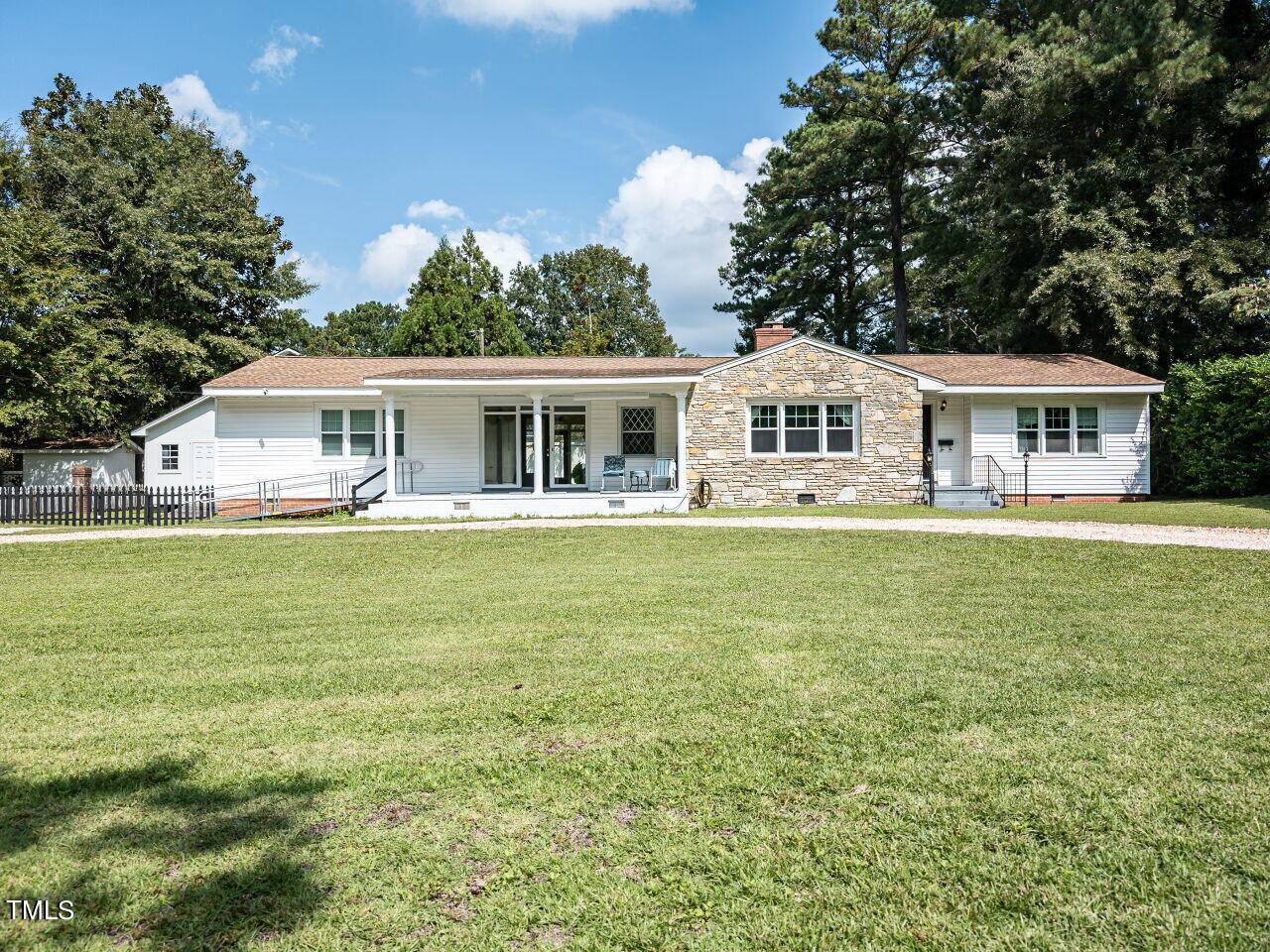 Smithfield, NC 27577,110 W Parker Street