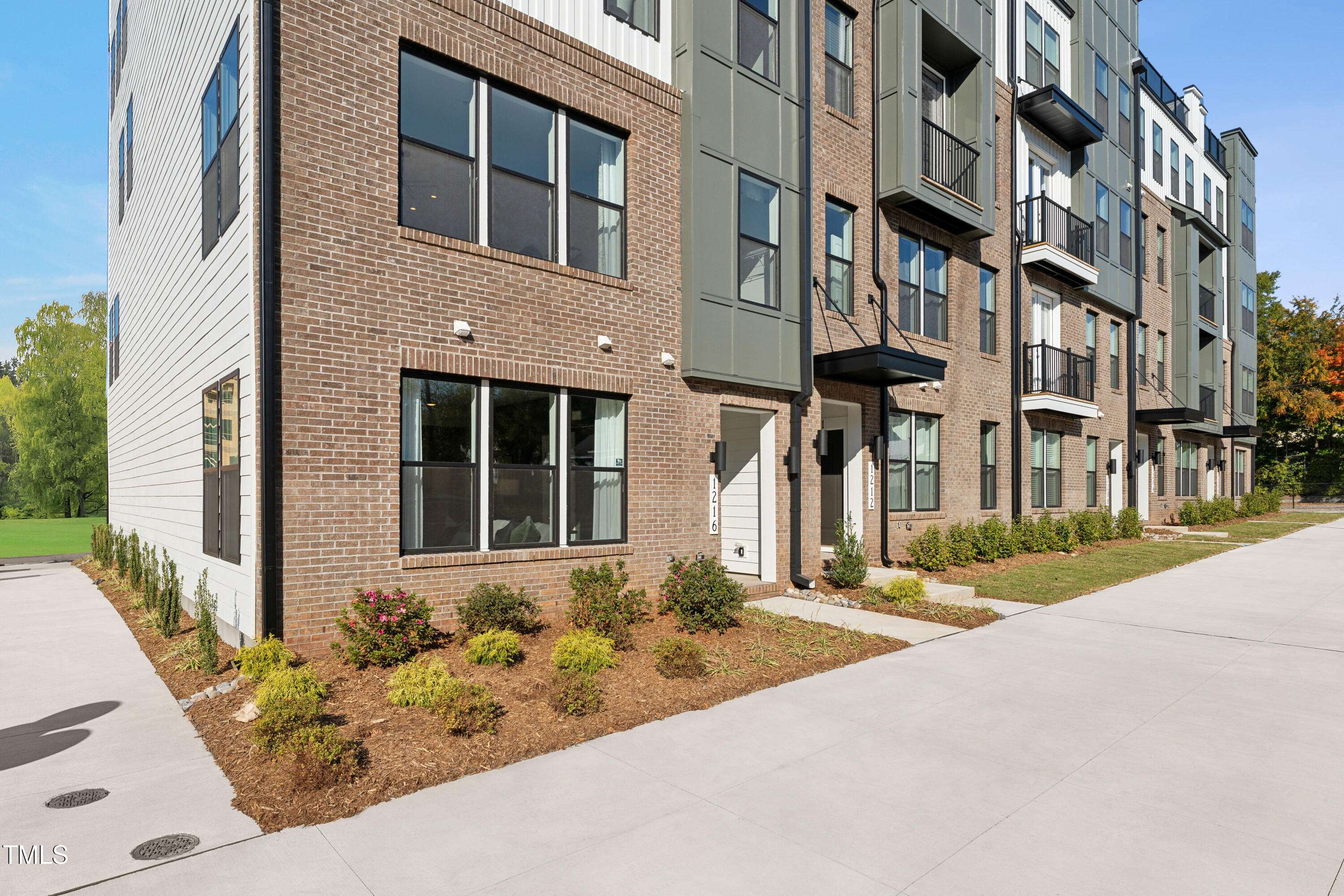 Raleigh, NC 27601,1242 Coach Station Alley #101