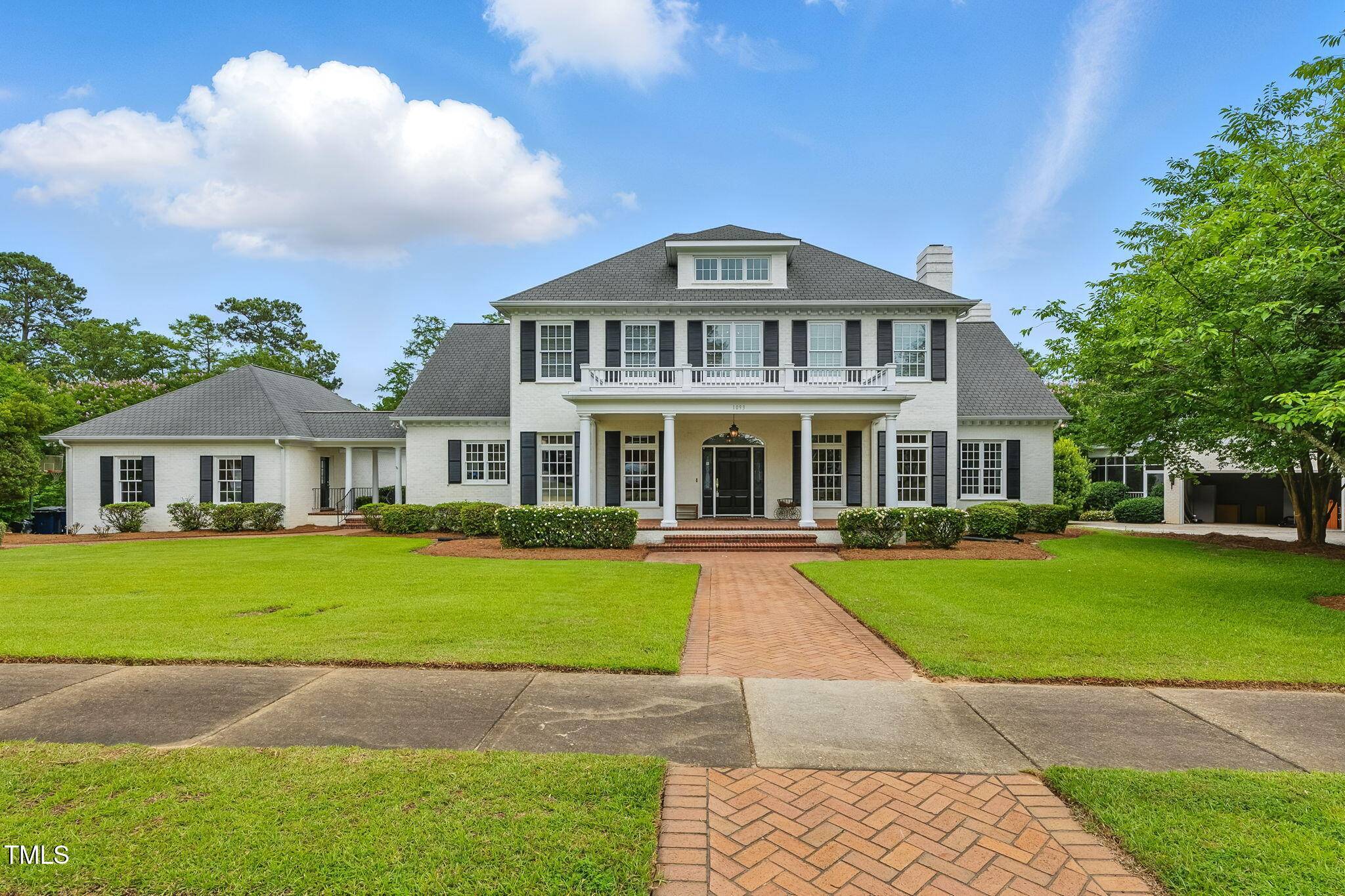 Smithfield, NC 27577,1093 N Lakeside Drive