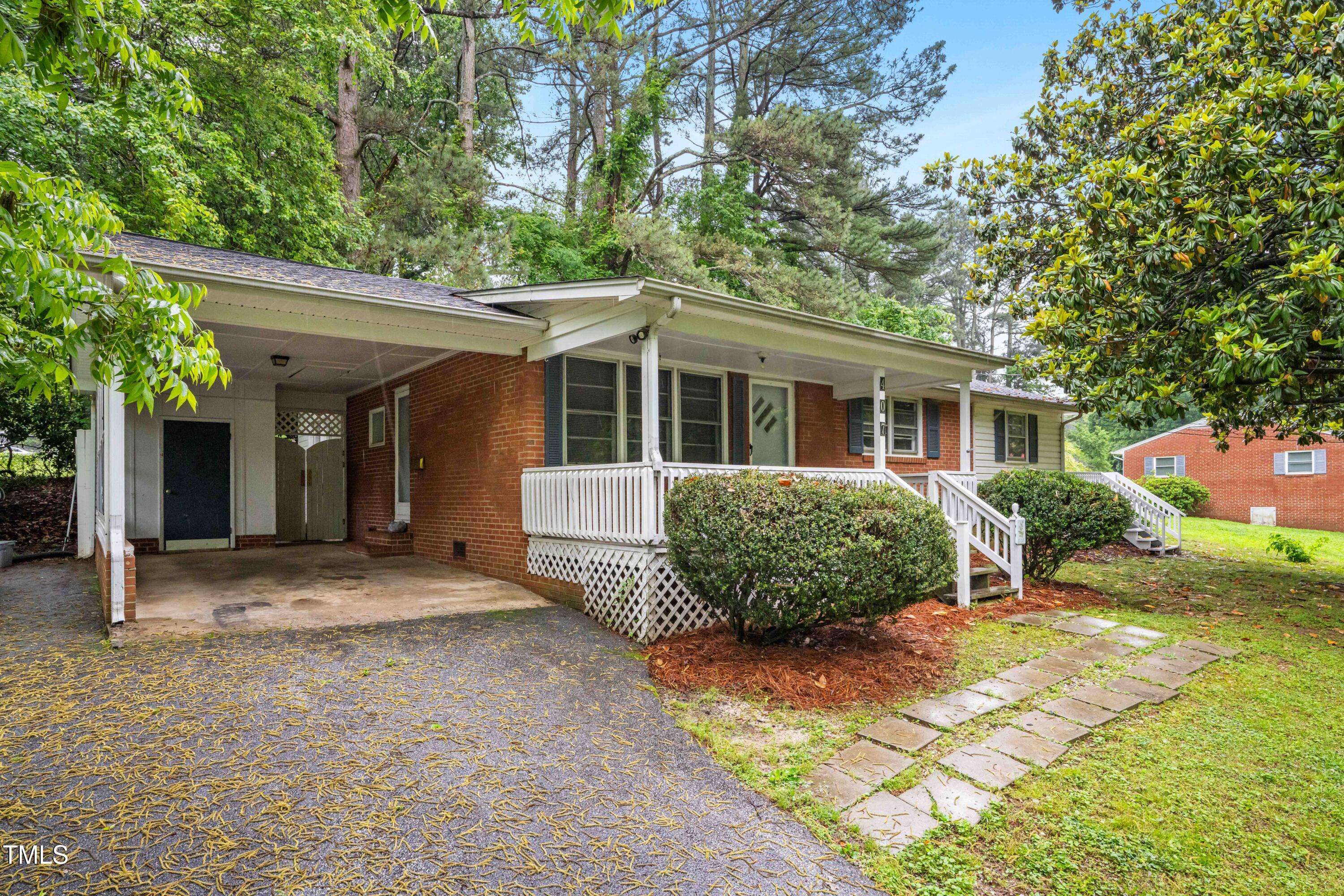 Siler City, NC 27344,407 W Sixth Street