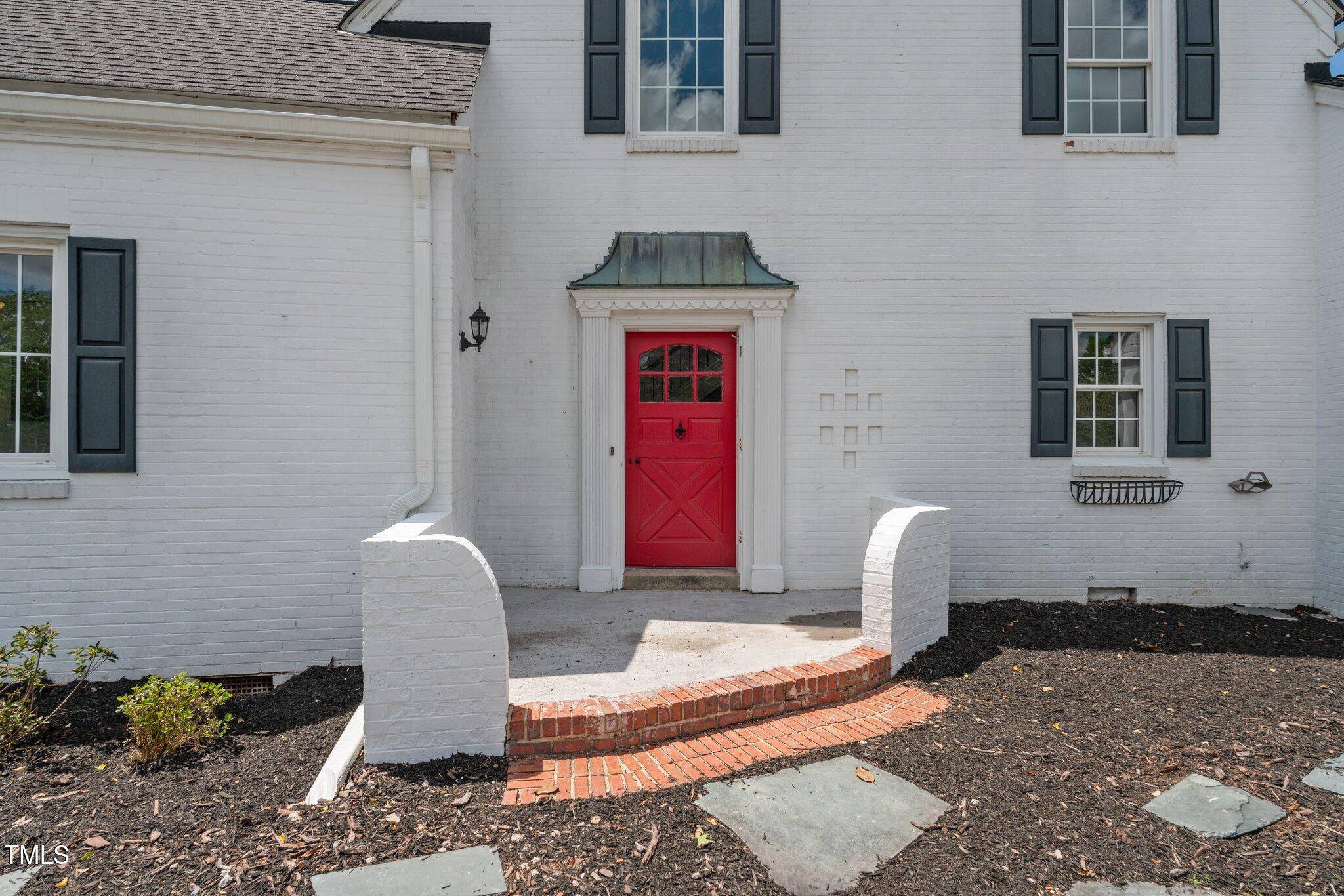 Coats, NC 27521,70 S Patterson Street