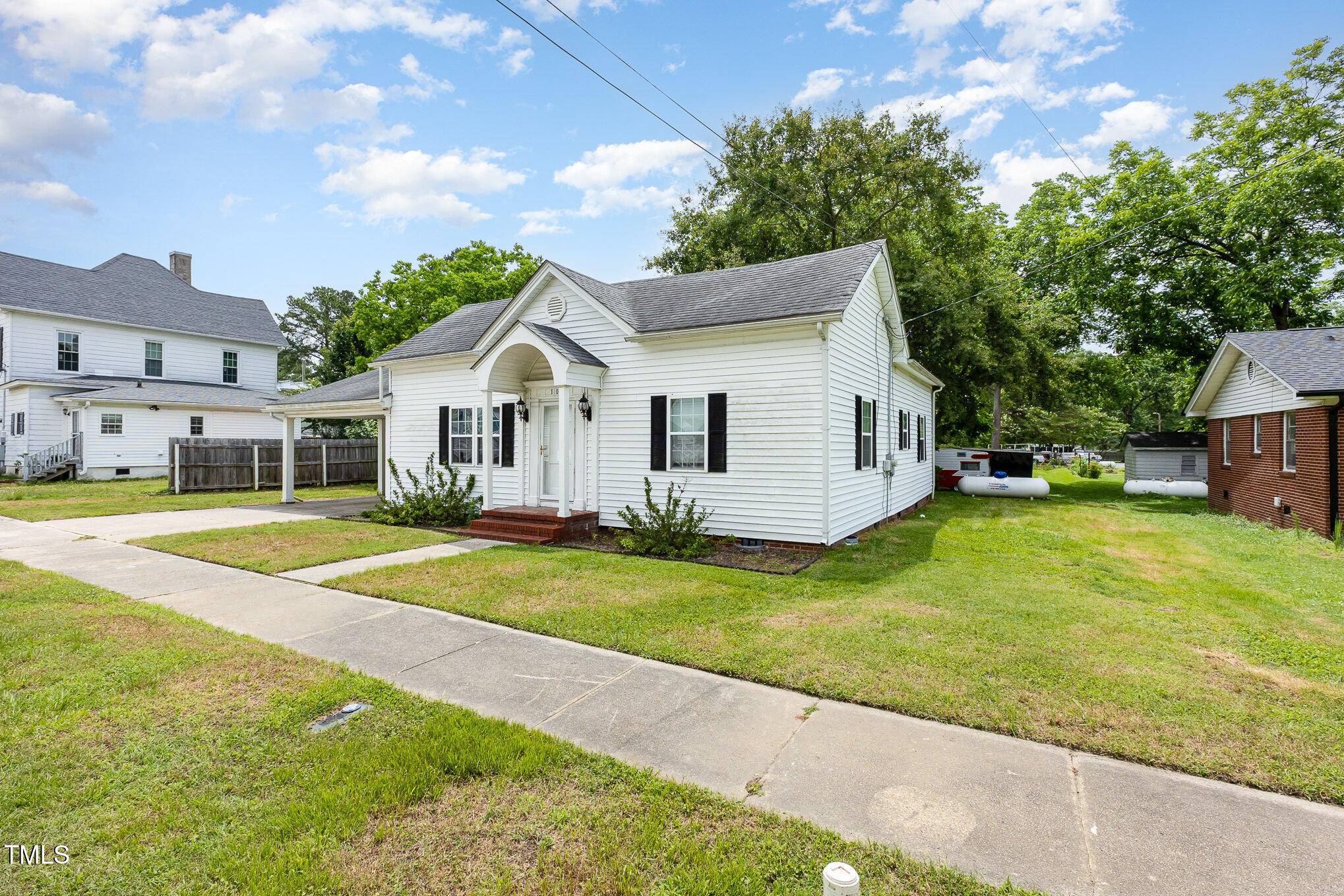 Kenly, NC 27542,102 S College Avenue