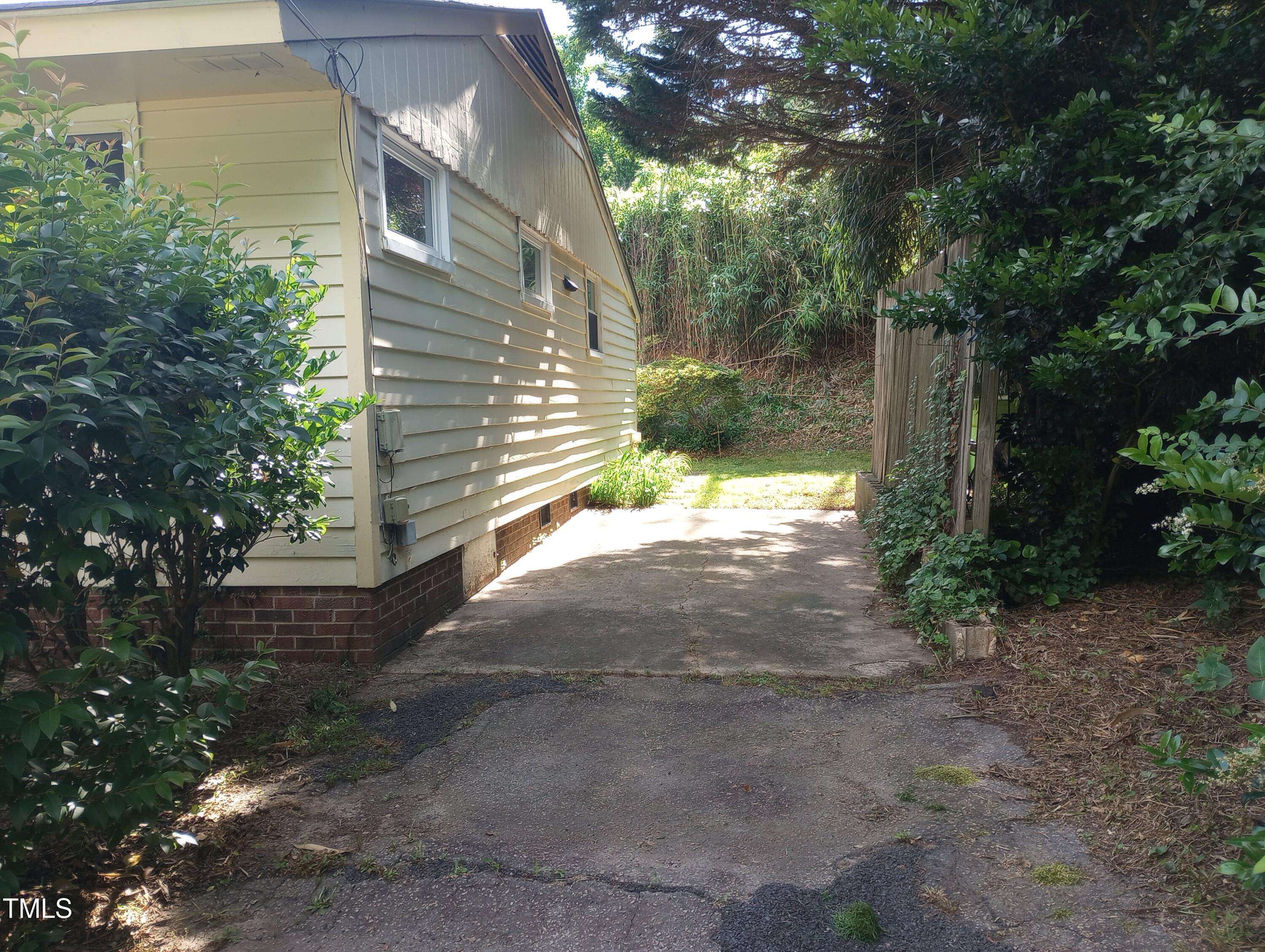 Raleigh, NC 27607,912 Dixie Trail