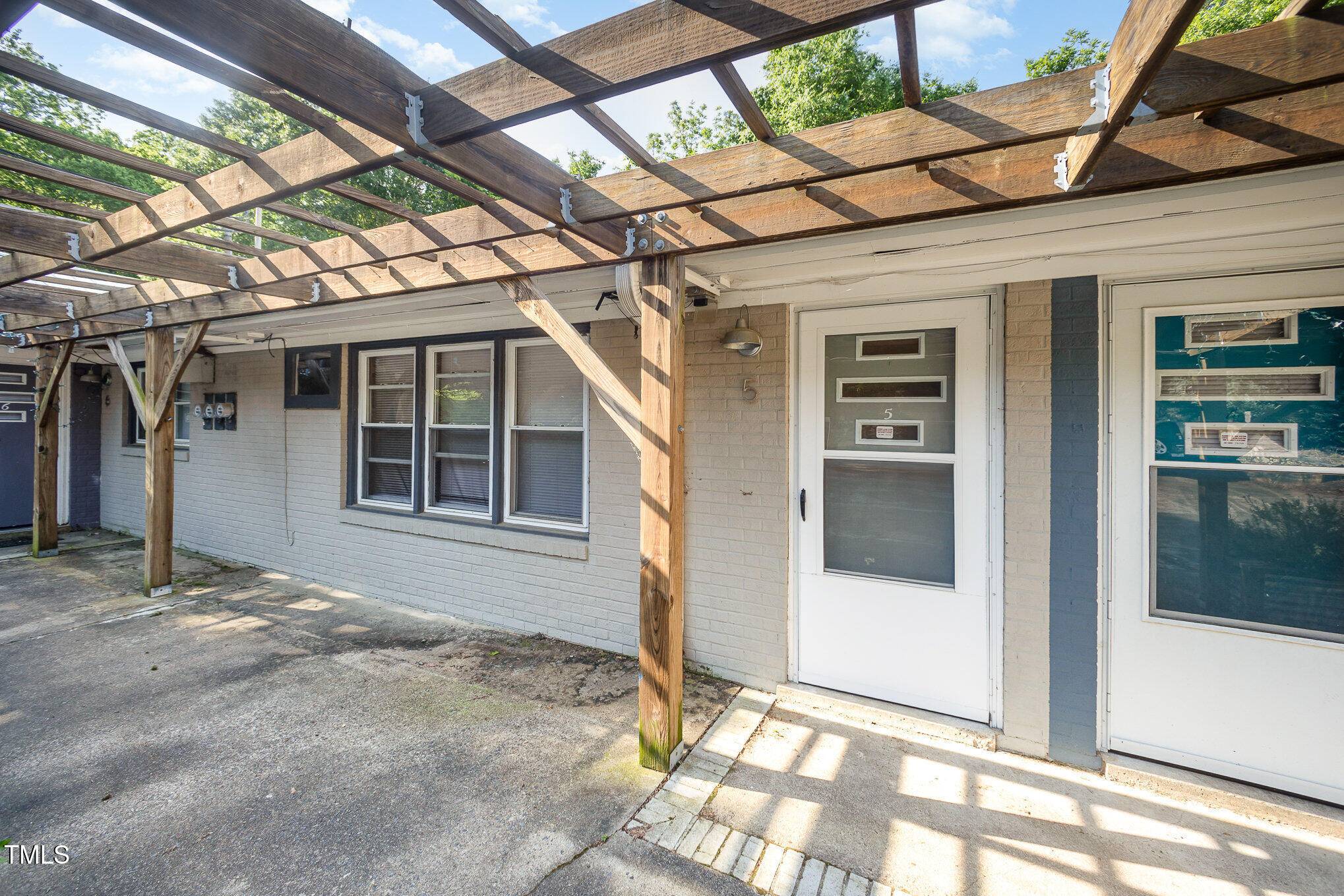 Chapel Hill, NC 27514,5 Howell Street