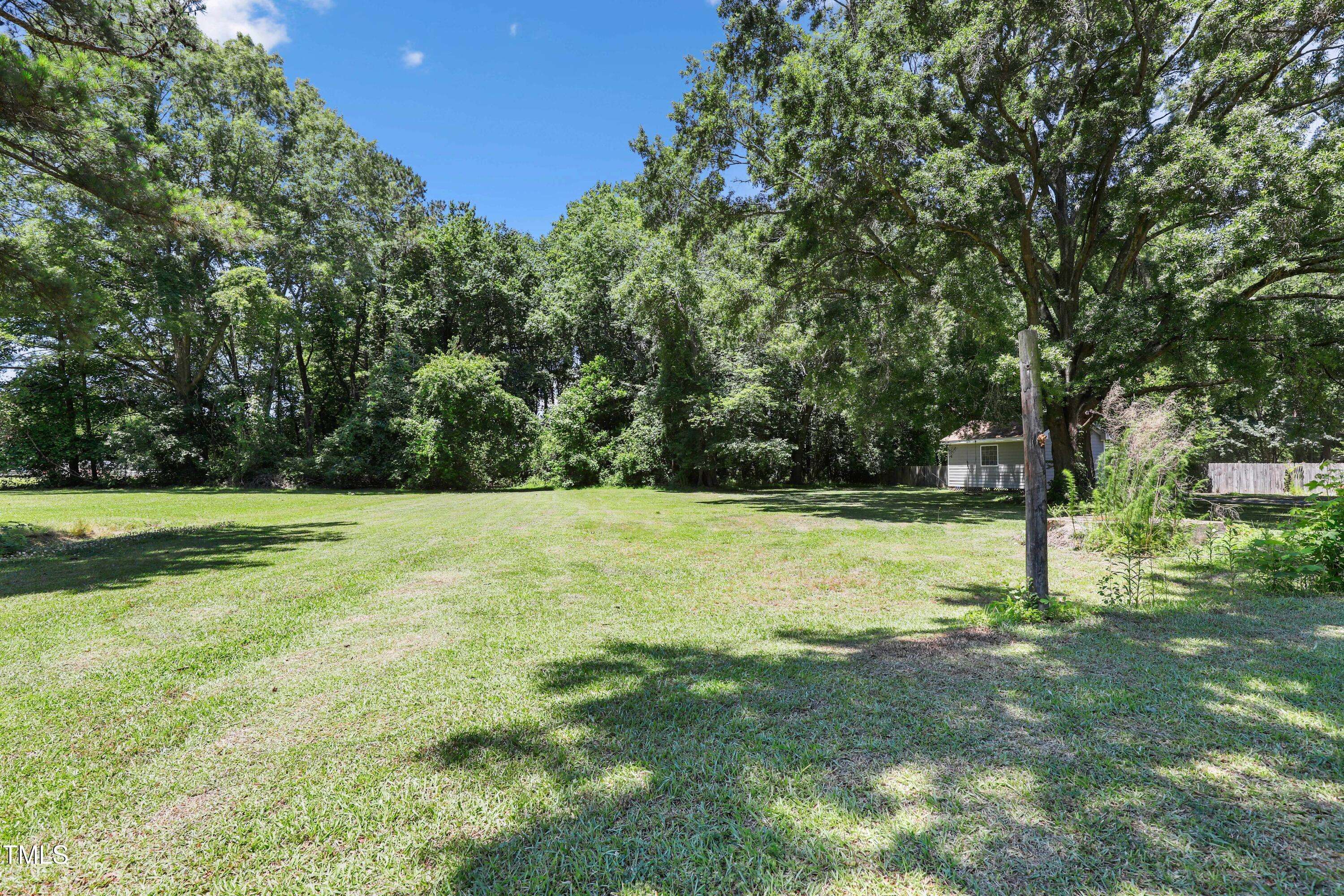 Smithfield, NC 27577,28 White Oak Drive