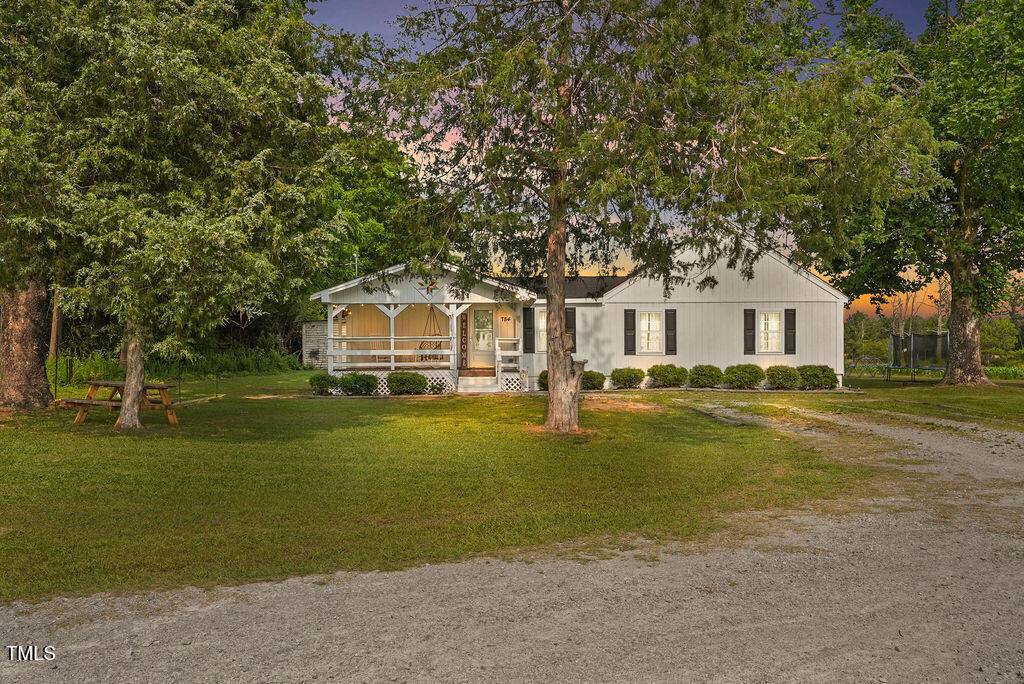 Coats, NC 27521,784 Crawford Road