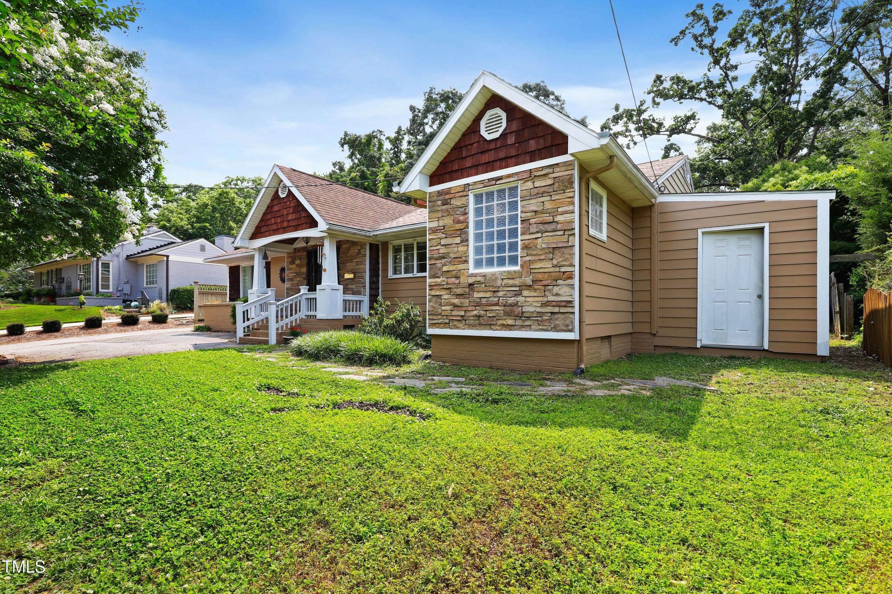 Raleigh, NC 27605,821 Woodburn Road
