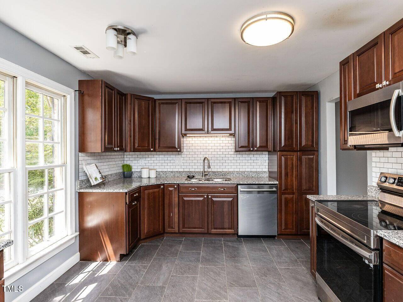 Apex, NC 27502,102 Sanair Court